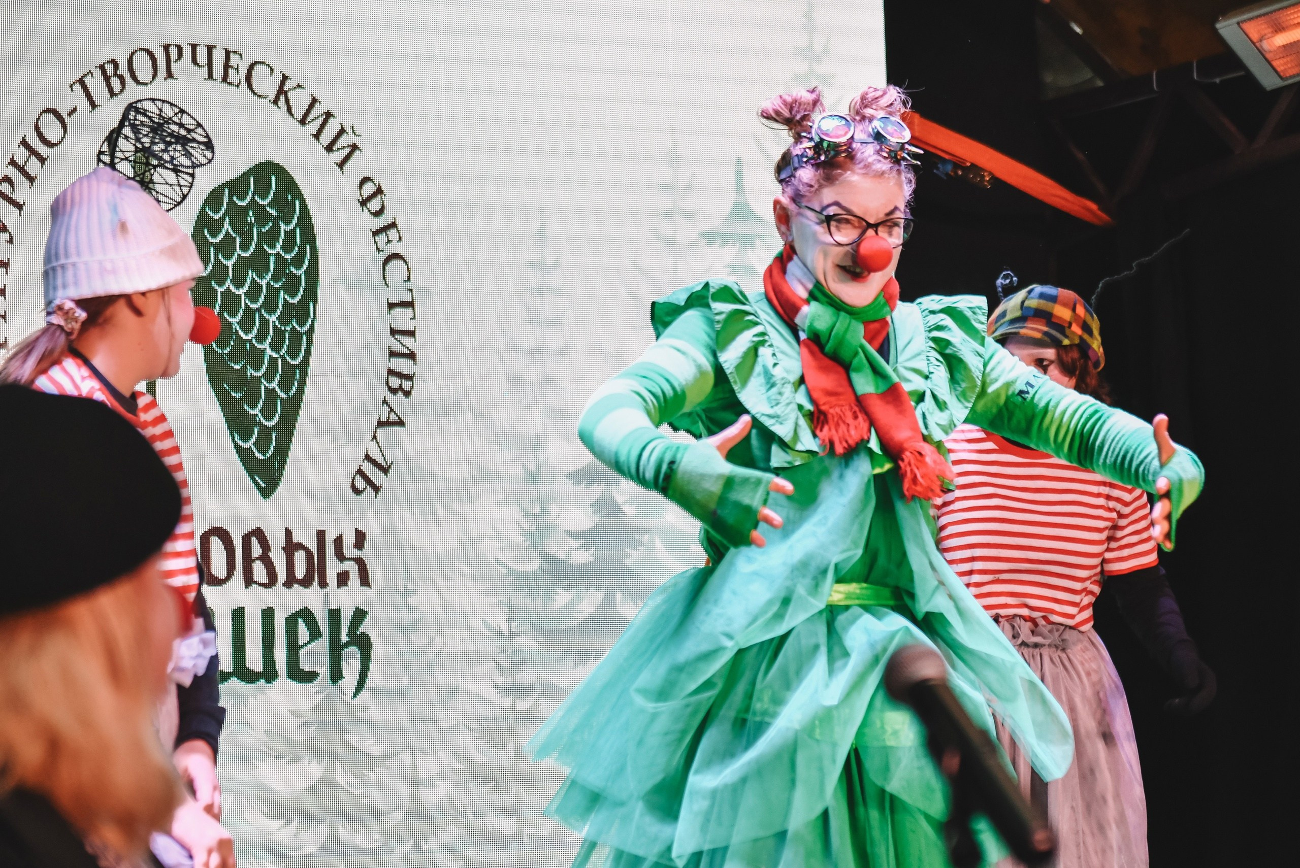 10 сосновых шишек. Kirillova Studio — мастерская декора и событий Юли Кирилловой