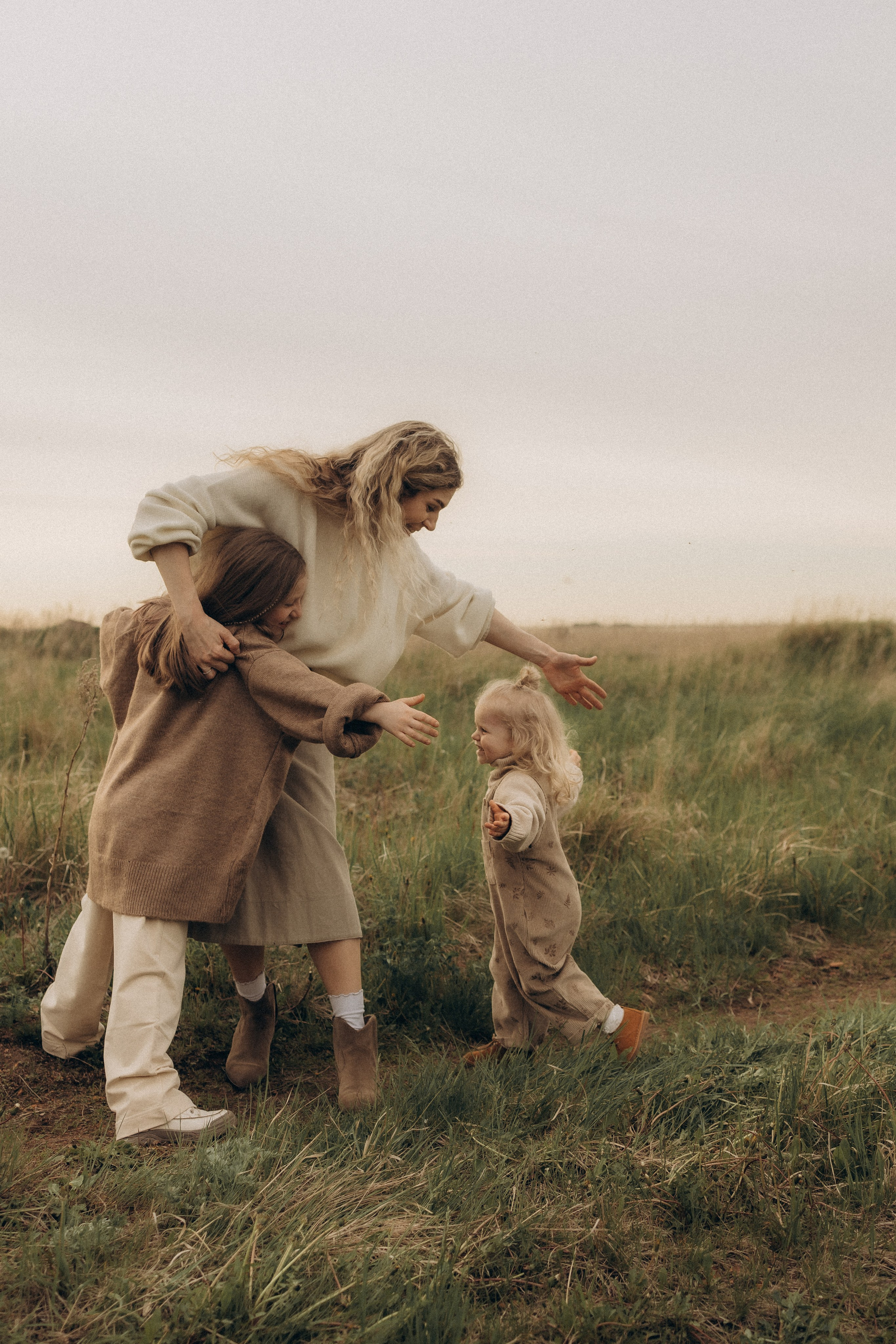 Семейная в поле. Эльвира Галимьянова — семейный фотограф Екатеринбурга