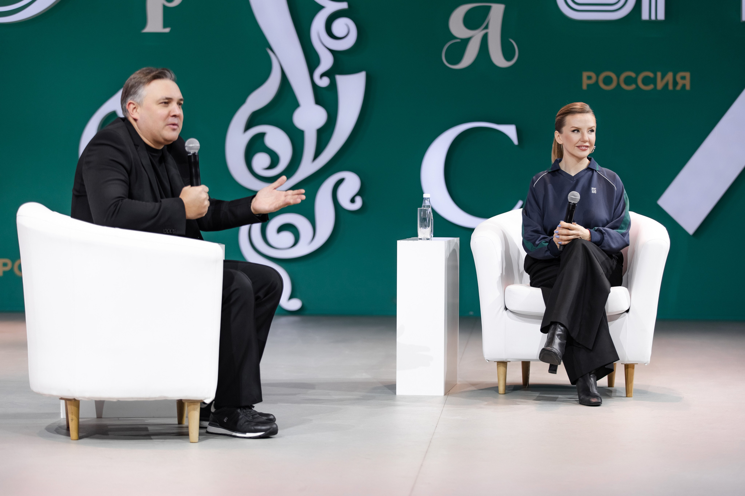 Выставка Россия: наша культура. Свадебный репортажный фотограф в Москве