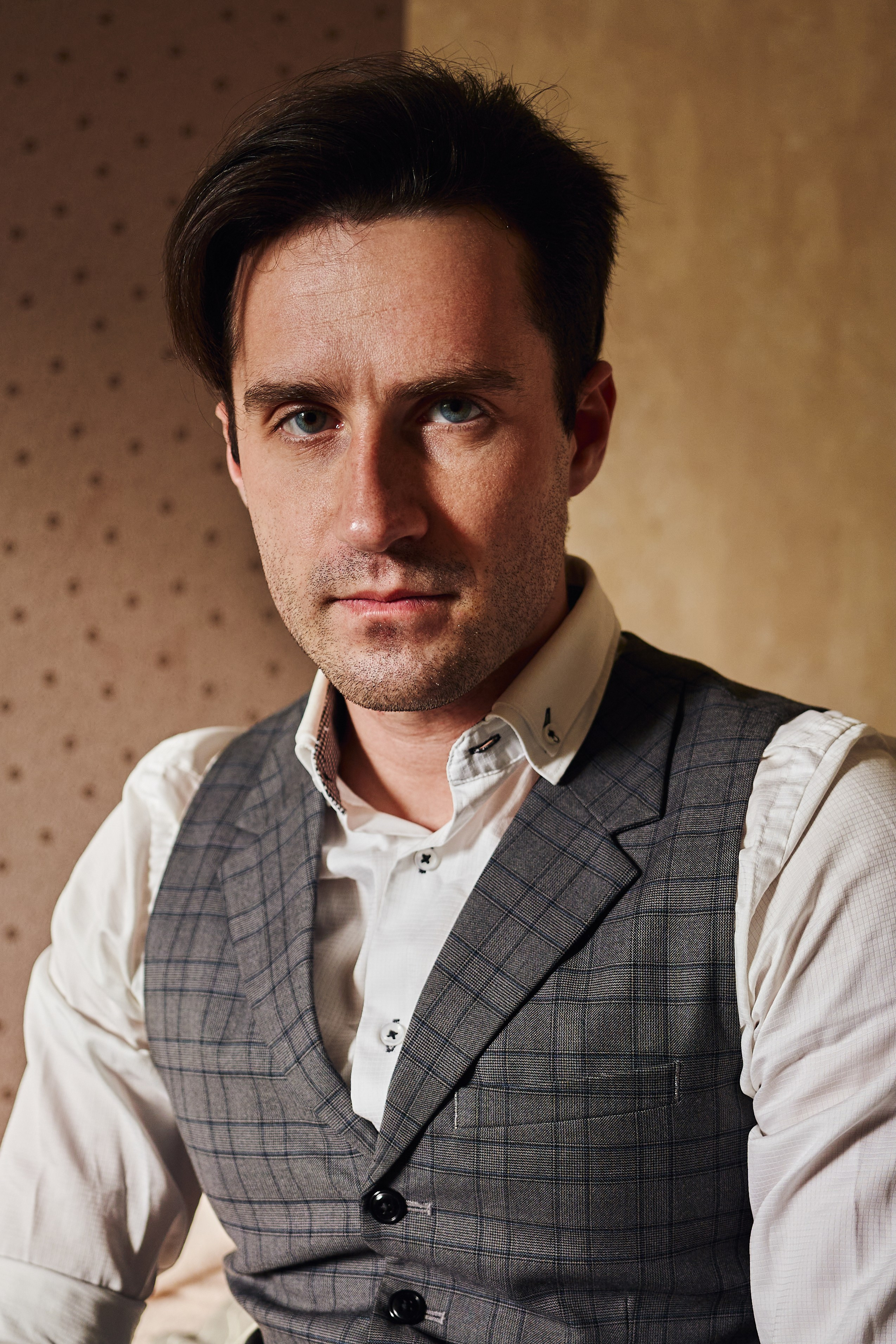 Михаил: имиджевая съёмка в квартире. Фотограф в Москве Анастасия Баева