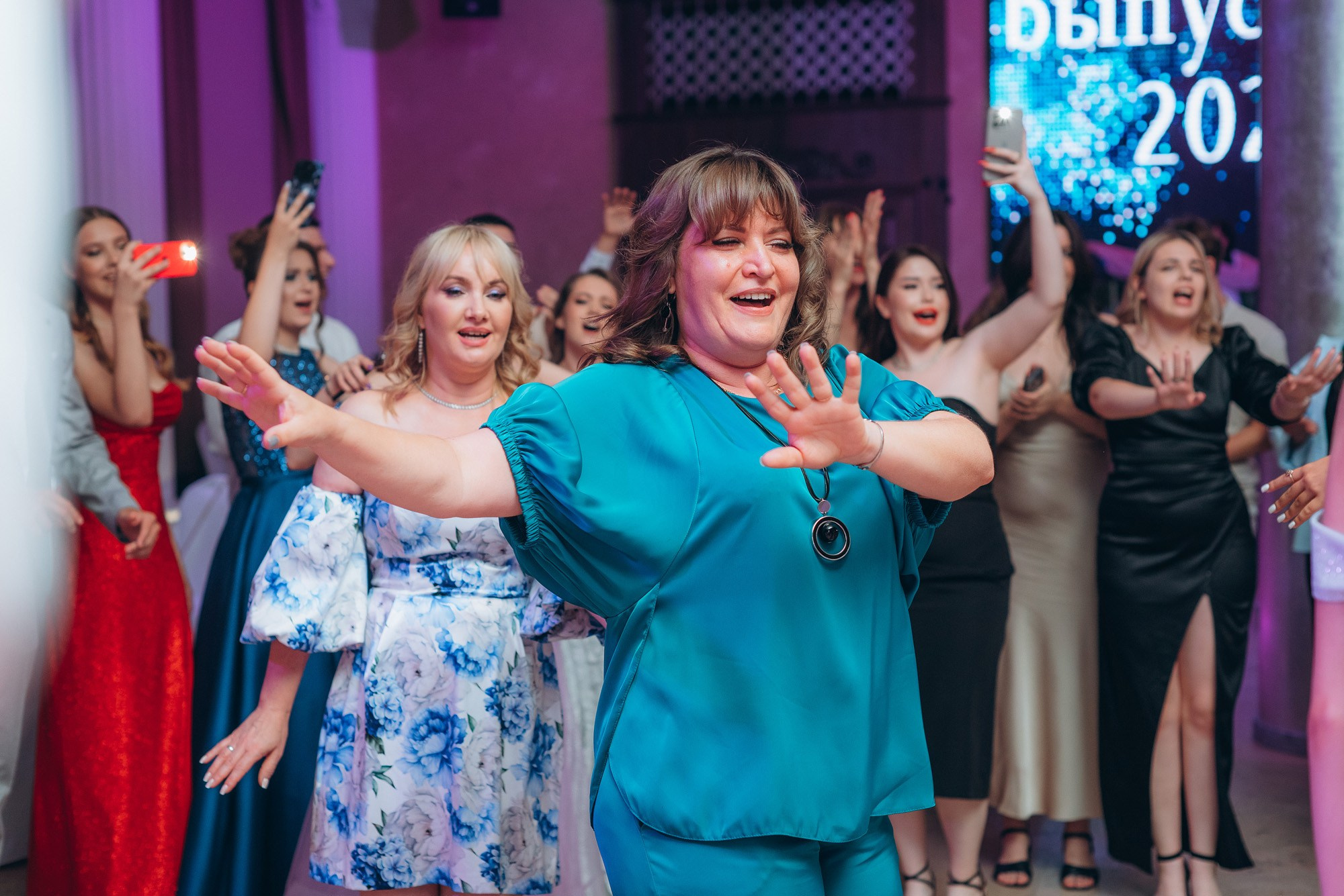 Выпускной 9-11классы. Выпускные книги Анапа Новороссийск Краснодар