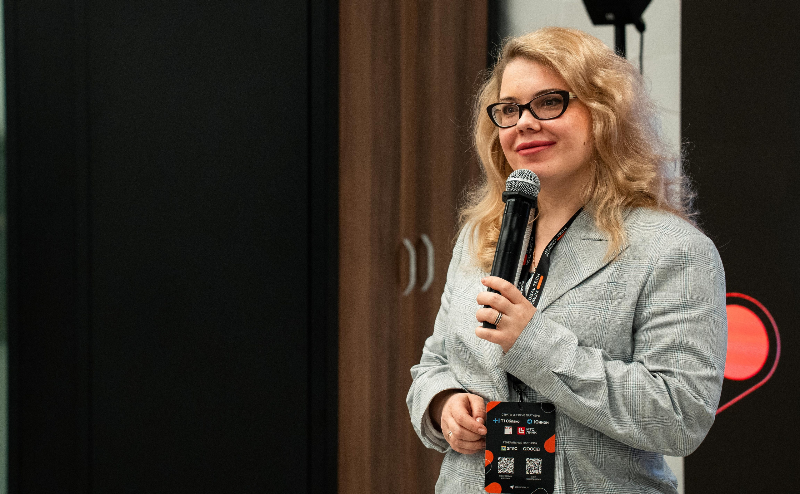 Global Tech Forum 27.03.2026. Коммерческий и художественный фотограф и видеограф в Москве Арсений Тургенев