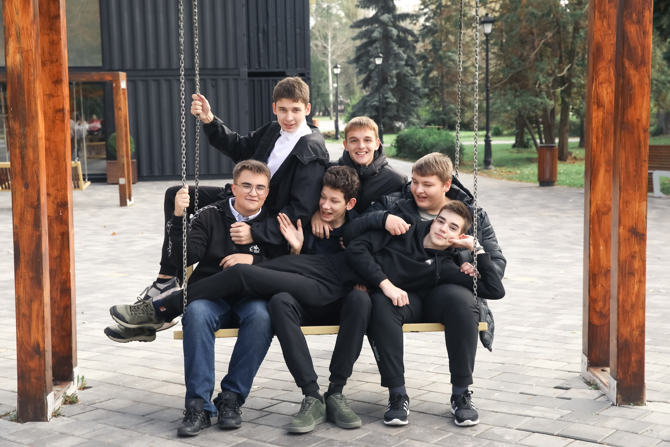 Фотосессия школьников в парке. Выпускные альбомы Евгении Виноградовой г. Липецк