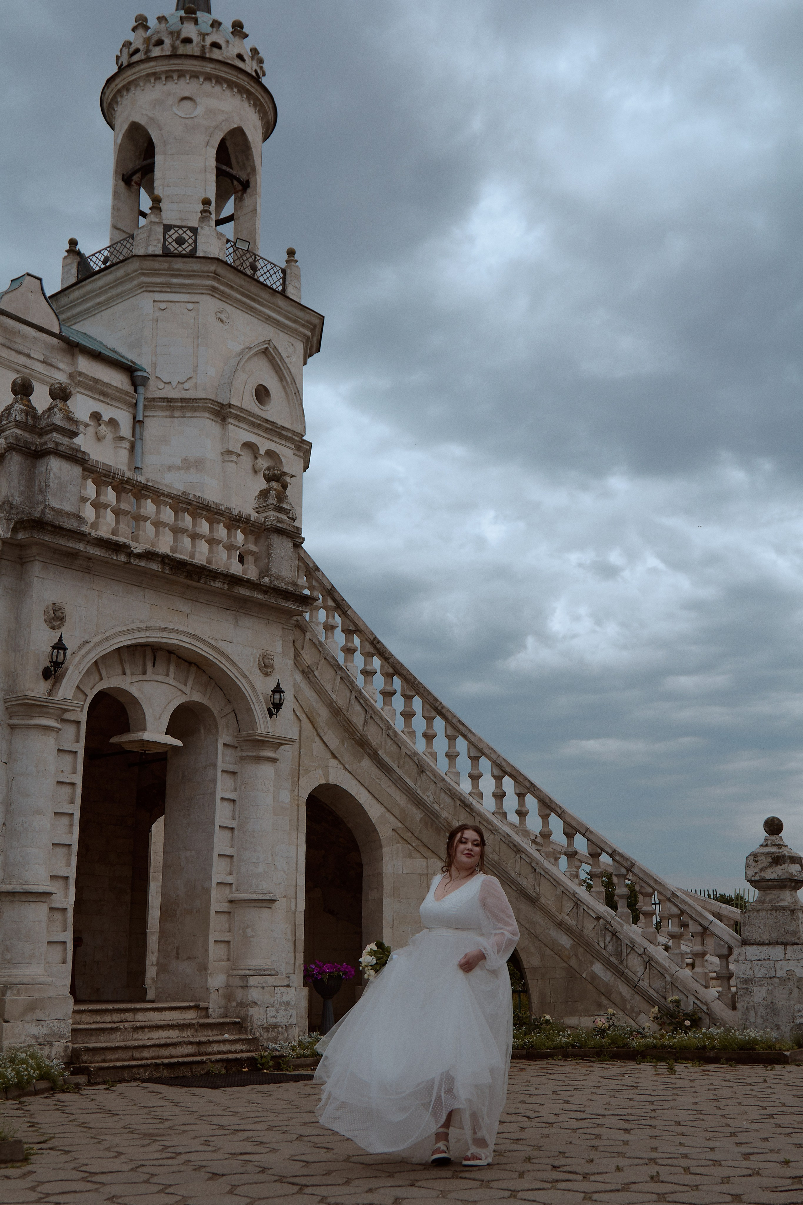 Виктория и Даниэль. Владимирский храм. Фотограф лавстори Москва/МО Приятелева Ангелина