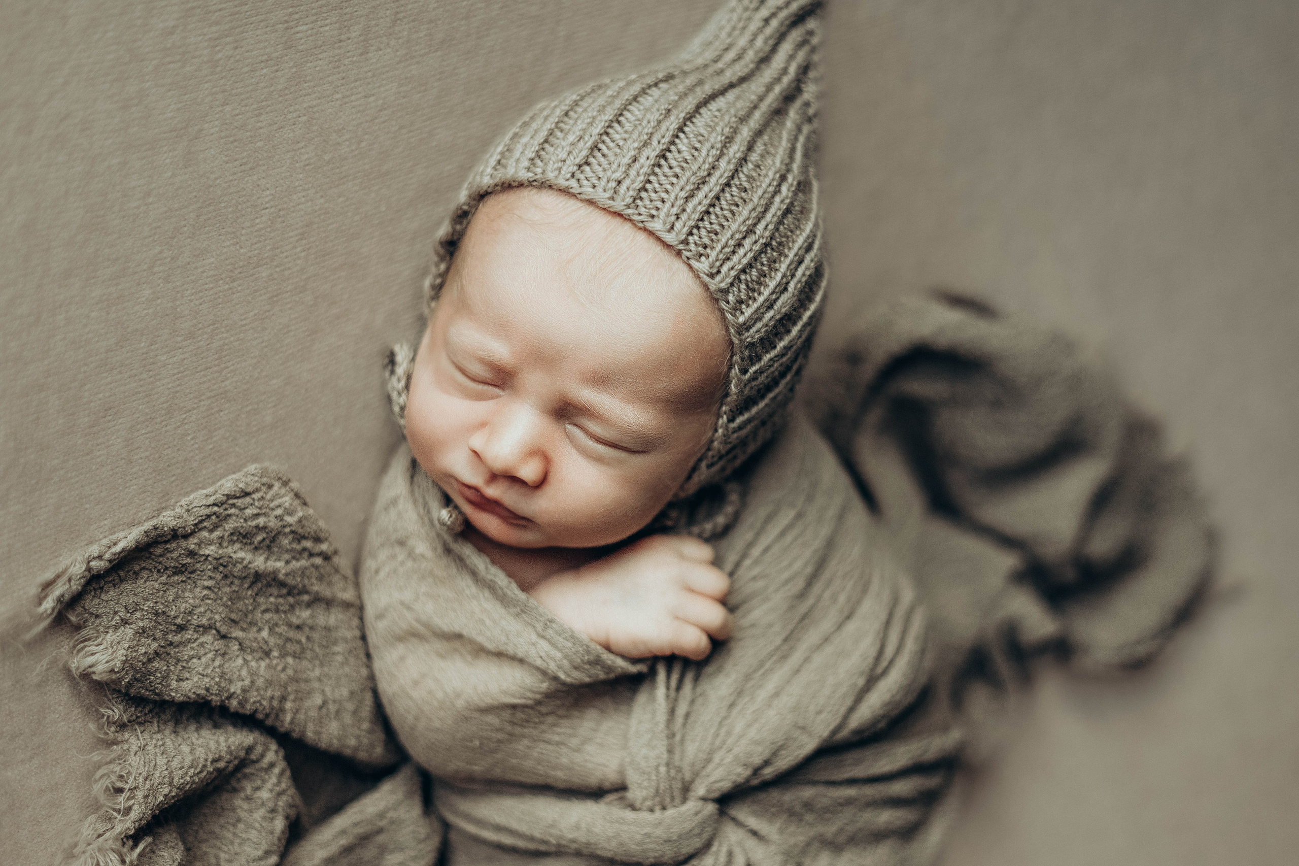 фотограф фотосессия ньюборн новорожденный малыш лайфстайл классический newborn фотосессия в краснодаре фотограф в краснодаре роды роддом фотограф