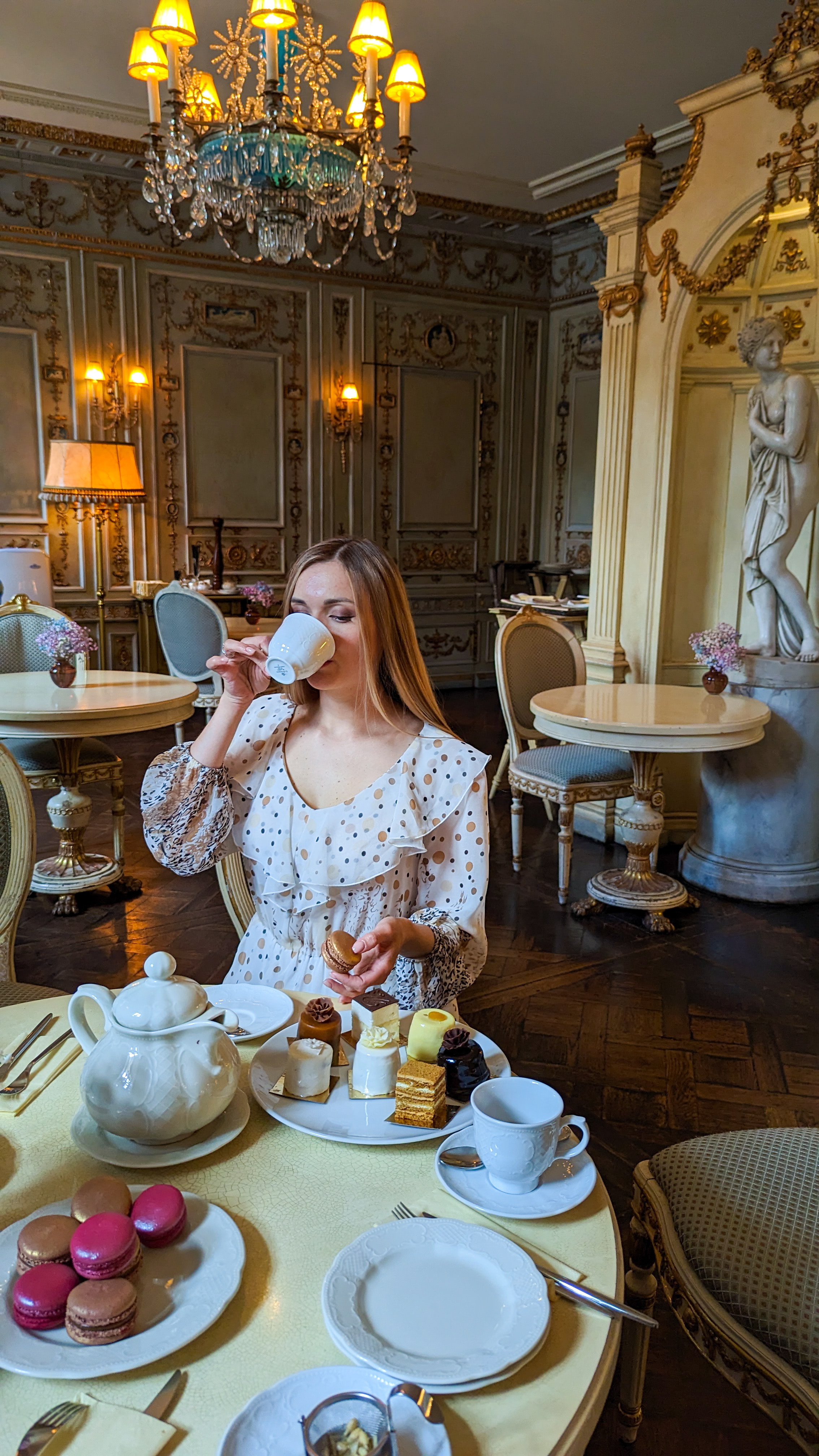 Кафе «Пушкинъ» и прогулка