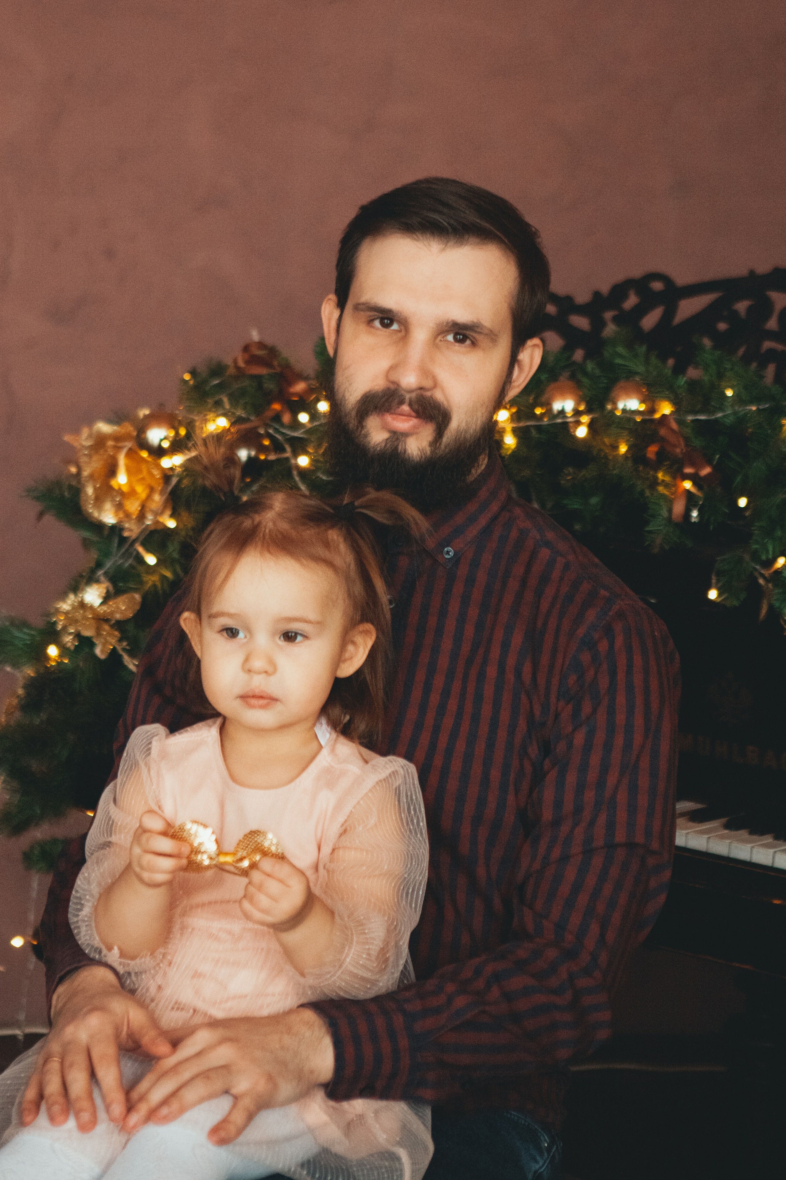 Новогодняя семейная фотосессия в студии. Фотограф Ольга Ефремова