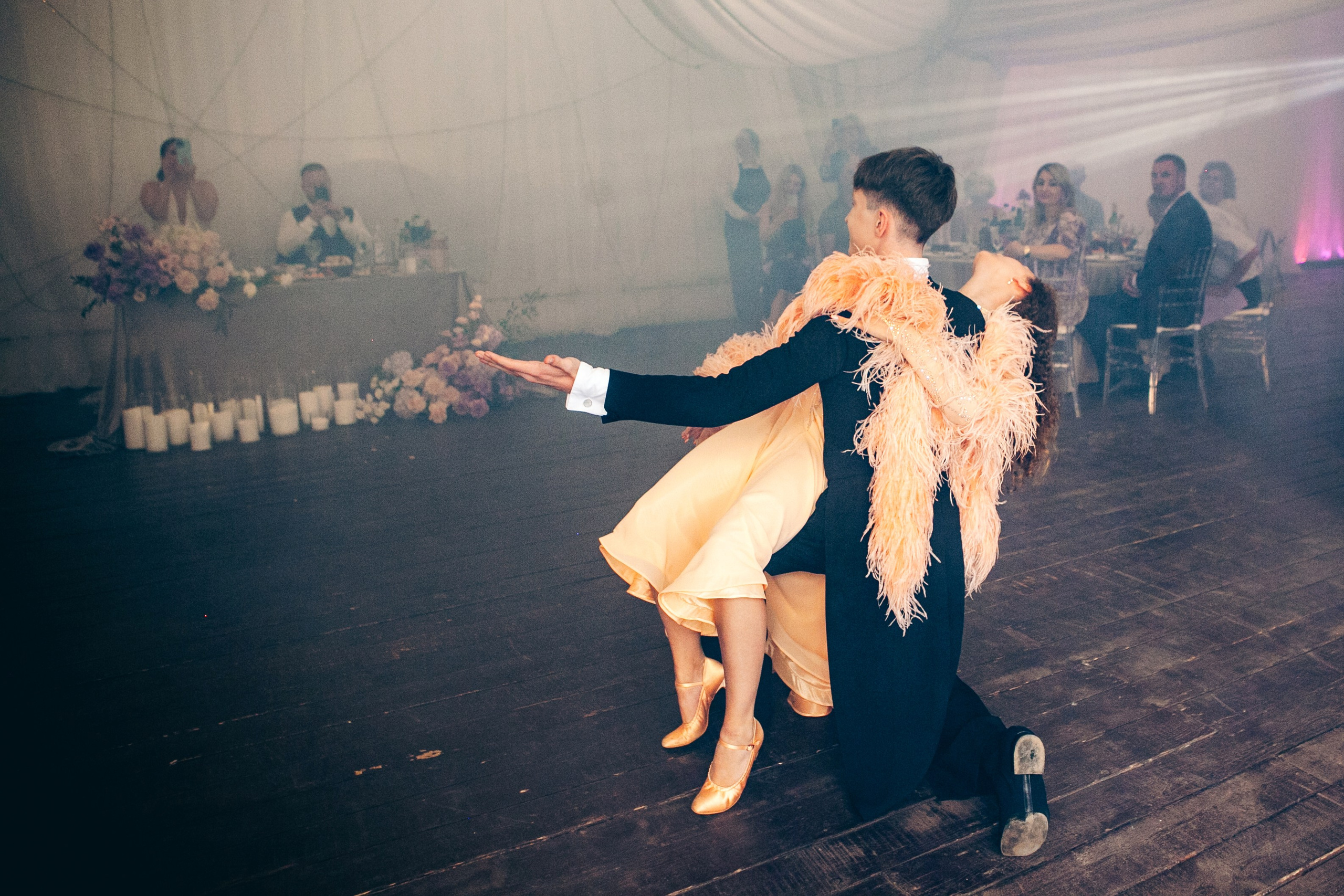 Свадебная фотосессия в отеле hartwell hotel и на патриарших прудах. Фотограф Ольга Ефремова