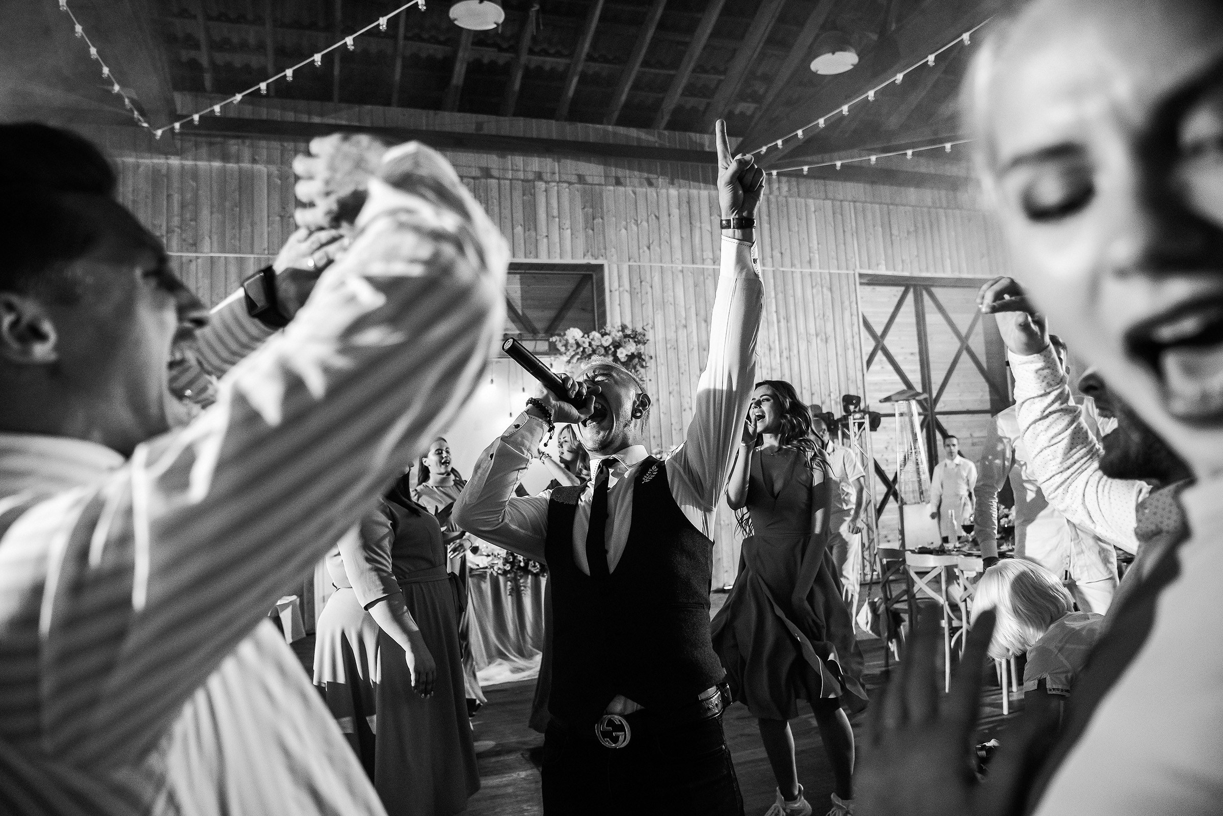 🌄 Демьян и Катя — свадьба в нацпарке "Столбы" | Веселый банкет и эпичные фото на скалах. 📸 Свадебный и семейный фотограф в Красноярске Тихомиров Евгений | 17 лет опыта | 800+ свадеб