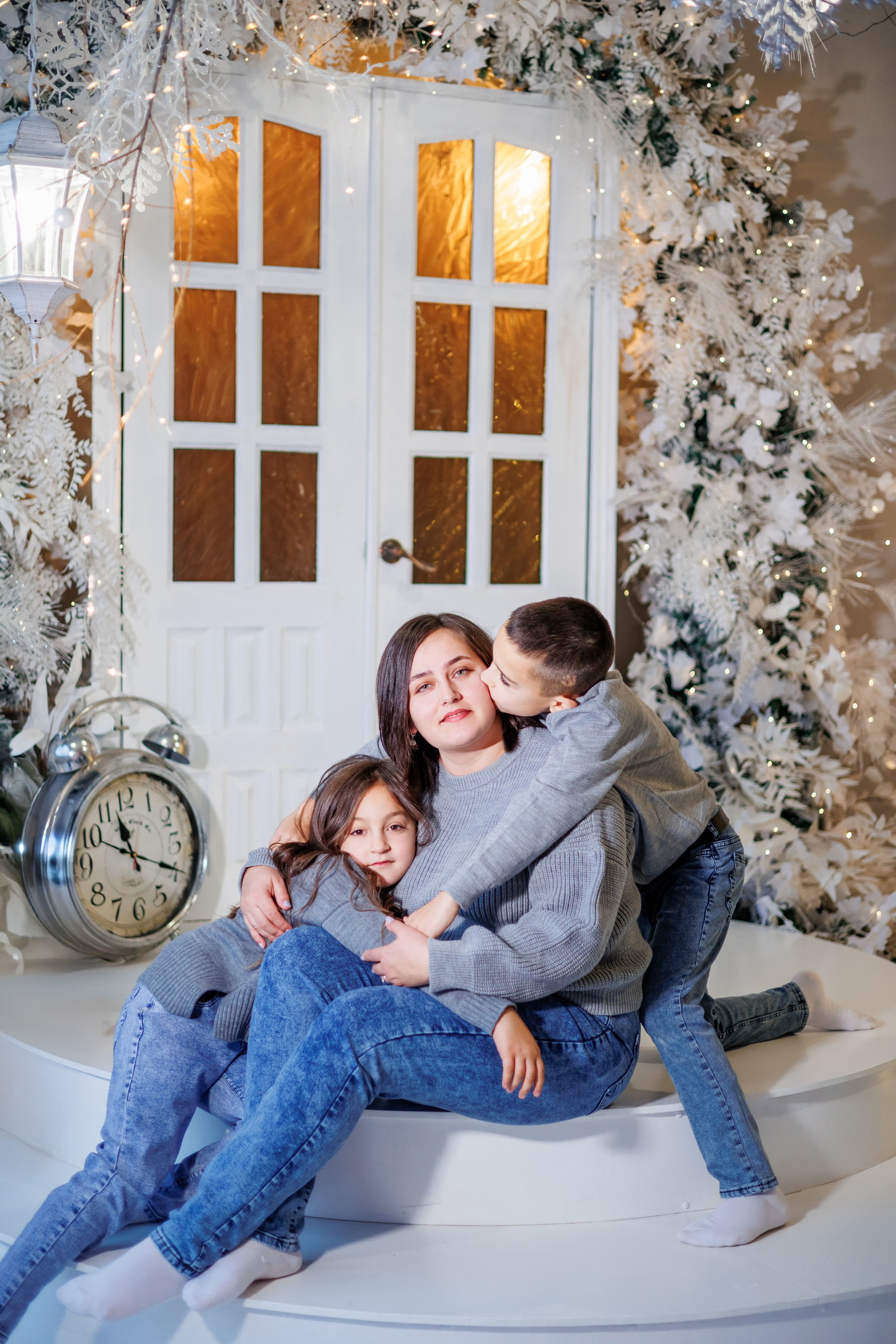 Дарья с детками Новый год25. Свадебный и семейный фотограф в Армавире