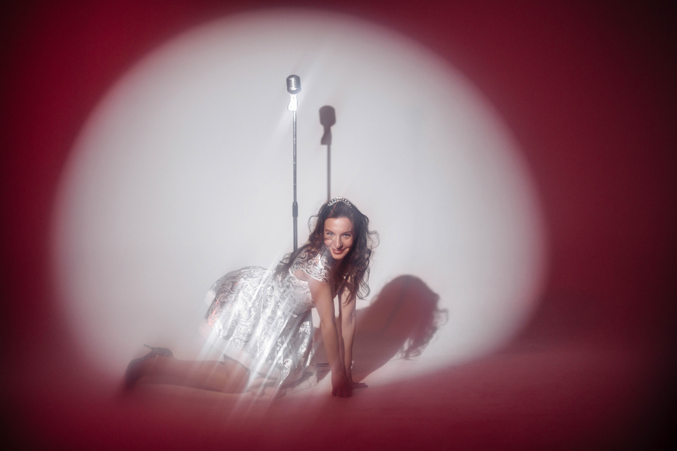 Таня. Ретромиркофон. Свадебный фотограф Ян Хведчин