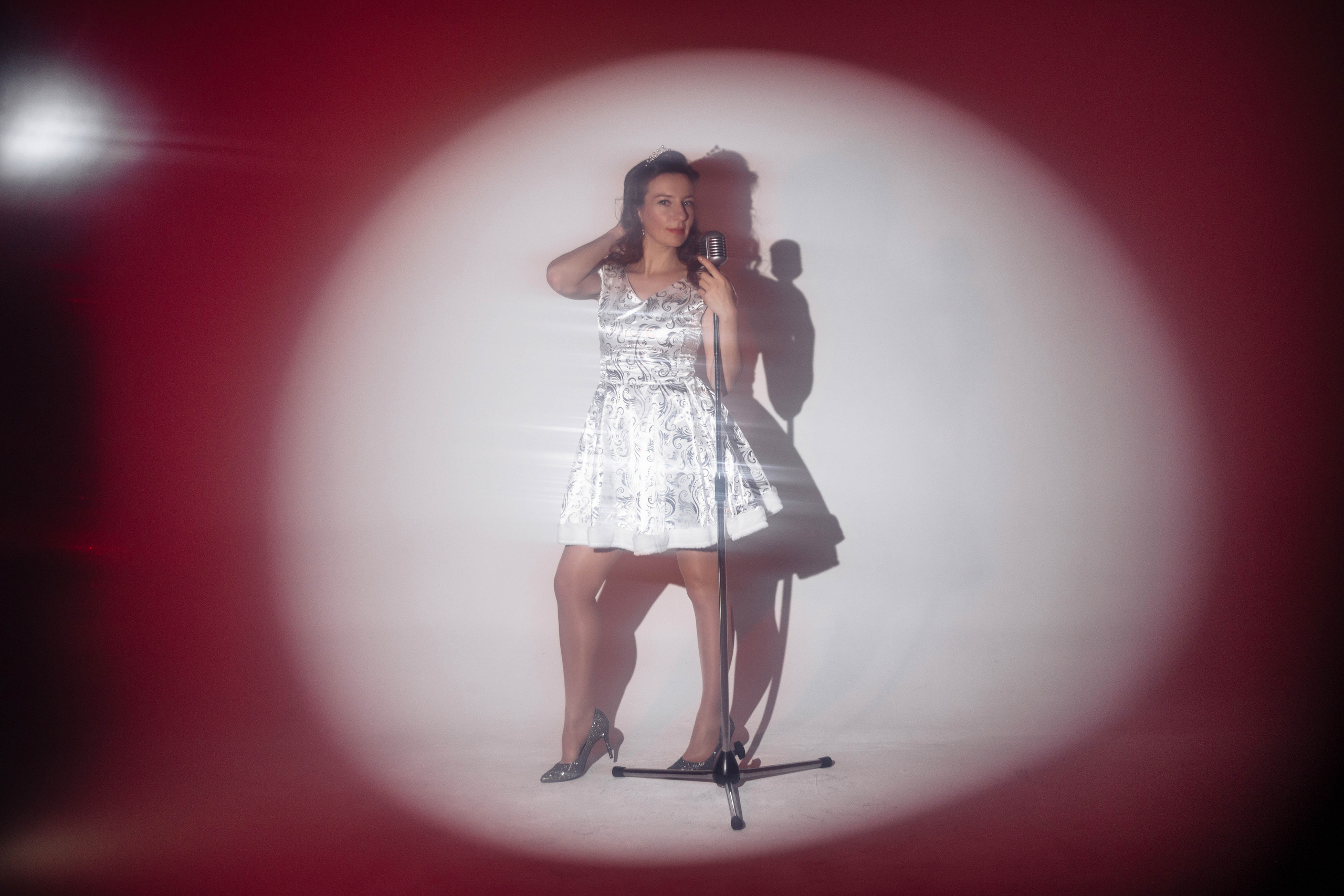 Таня. Ретромиркофон. Свадебный фотограф Ян Хведчин