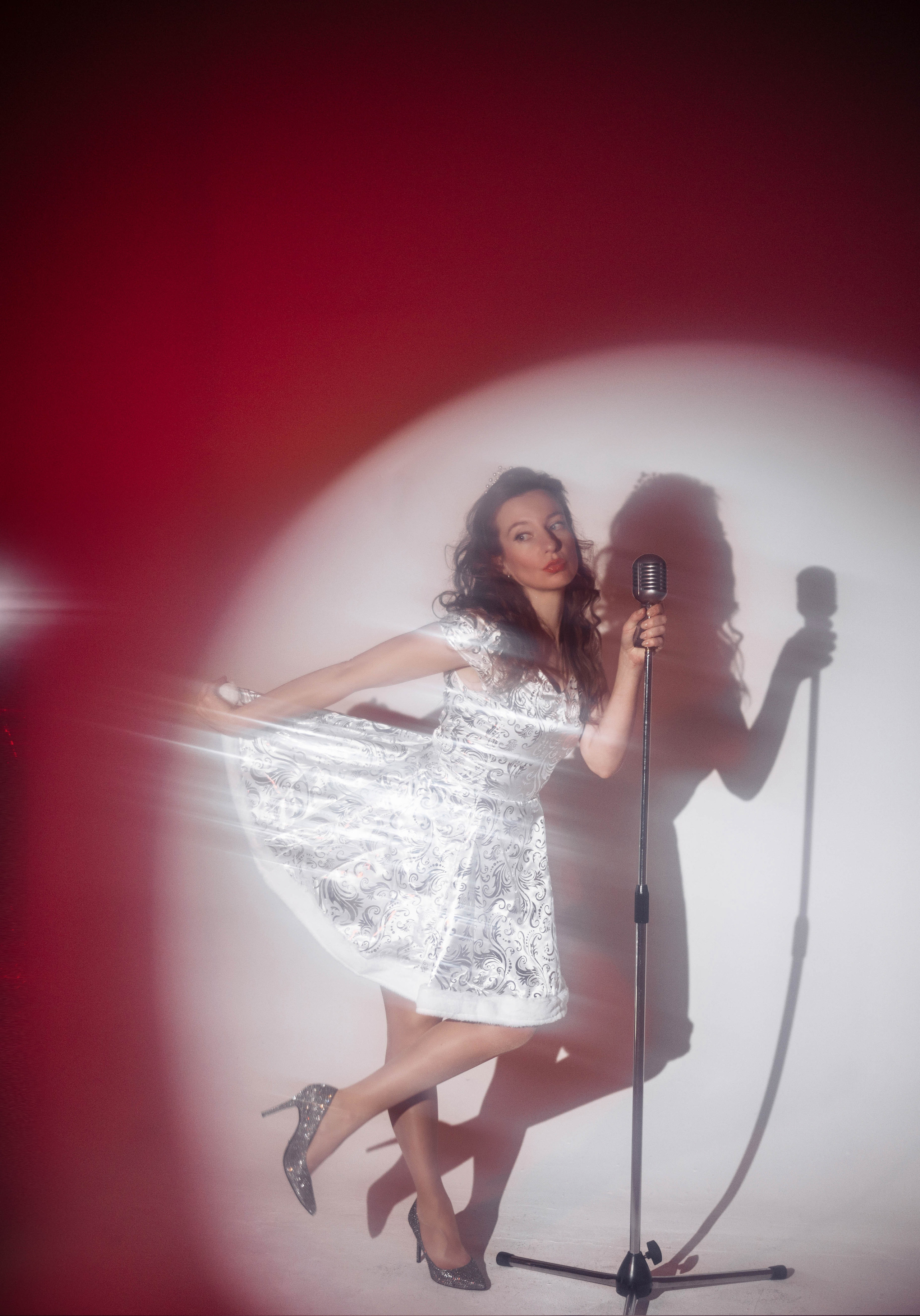 Таня. Ретромиркофон. Свадебный фотограф Ян Хведчин