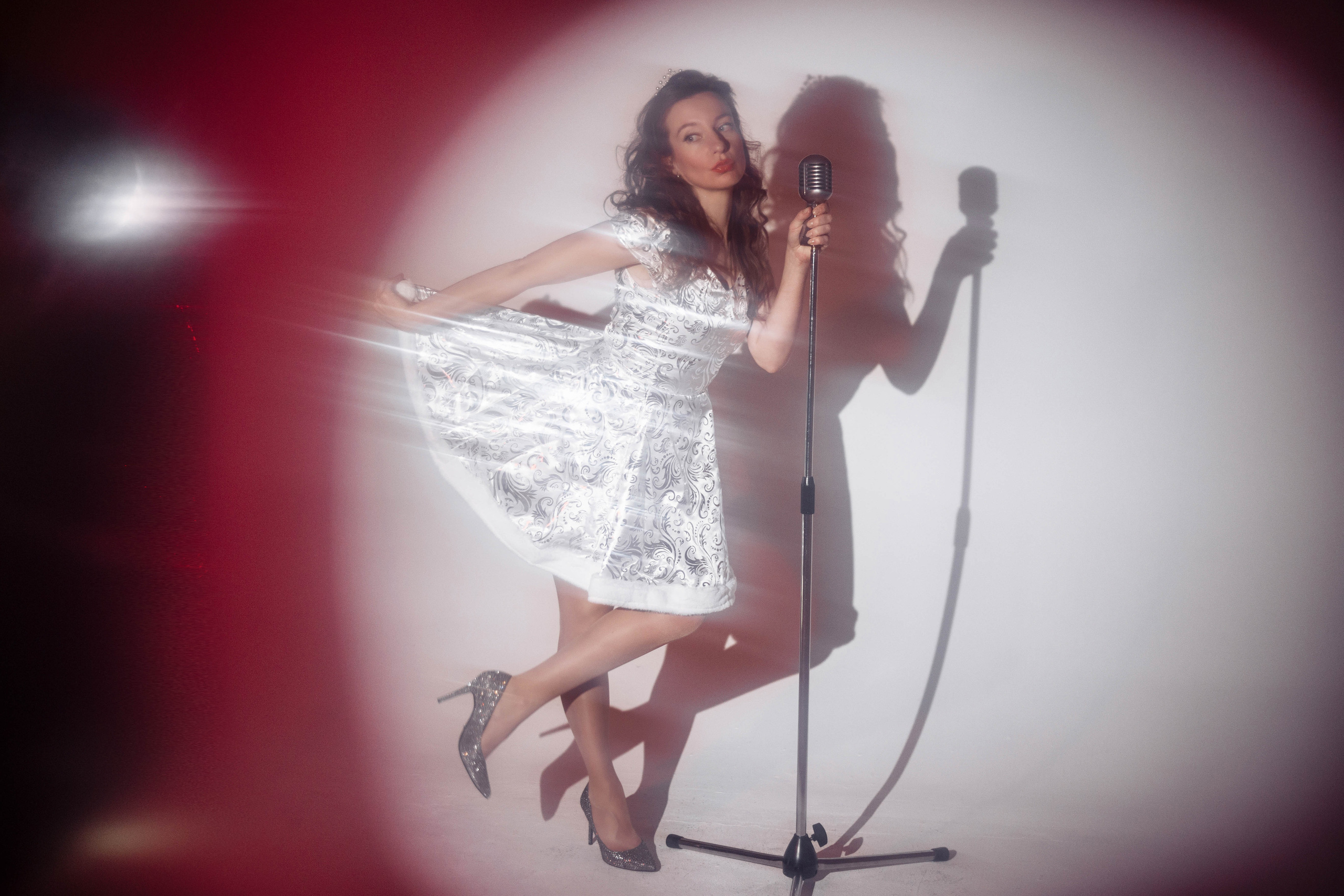 Таня. Ретромиркофон. Свадебный фотограф Ян Хведчин