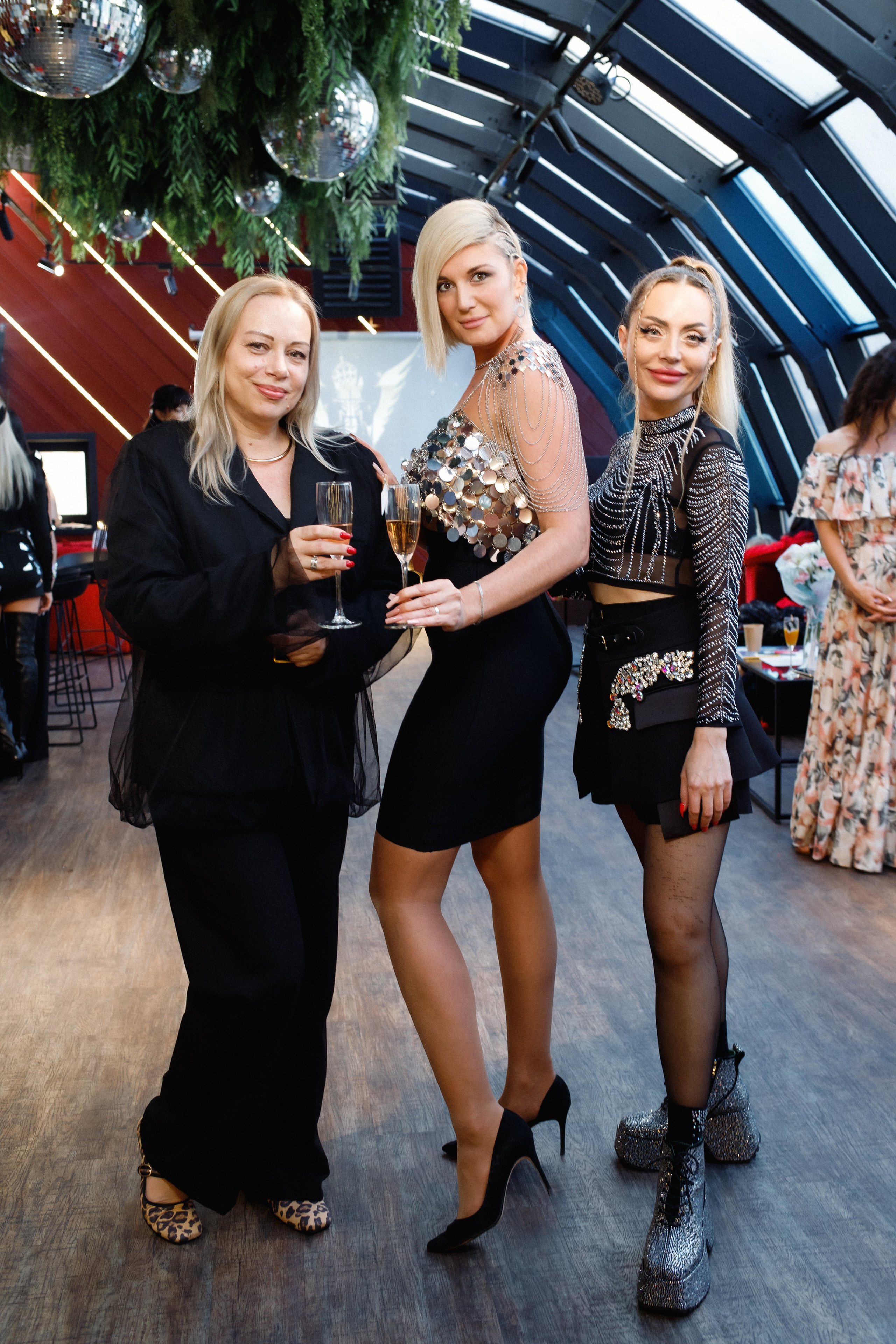 QUEEN KHV [12 ЛЕТ]. СВОИ. ФОТООТЧЕТЫ-СОБЫТИЯ-МЕСТА