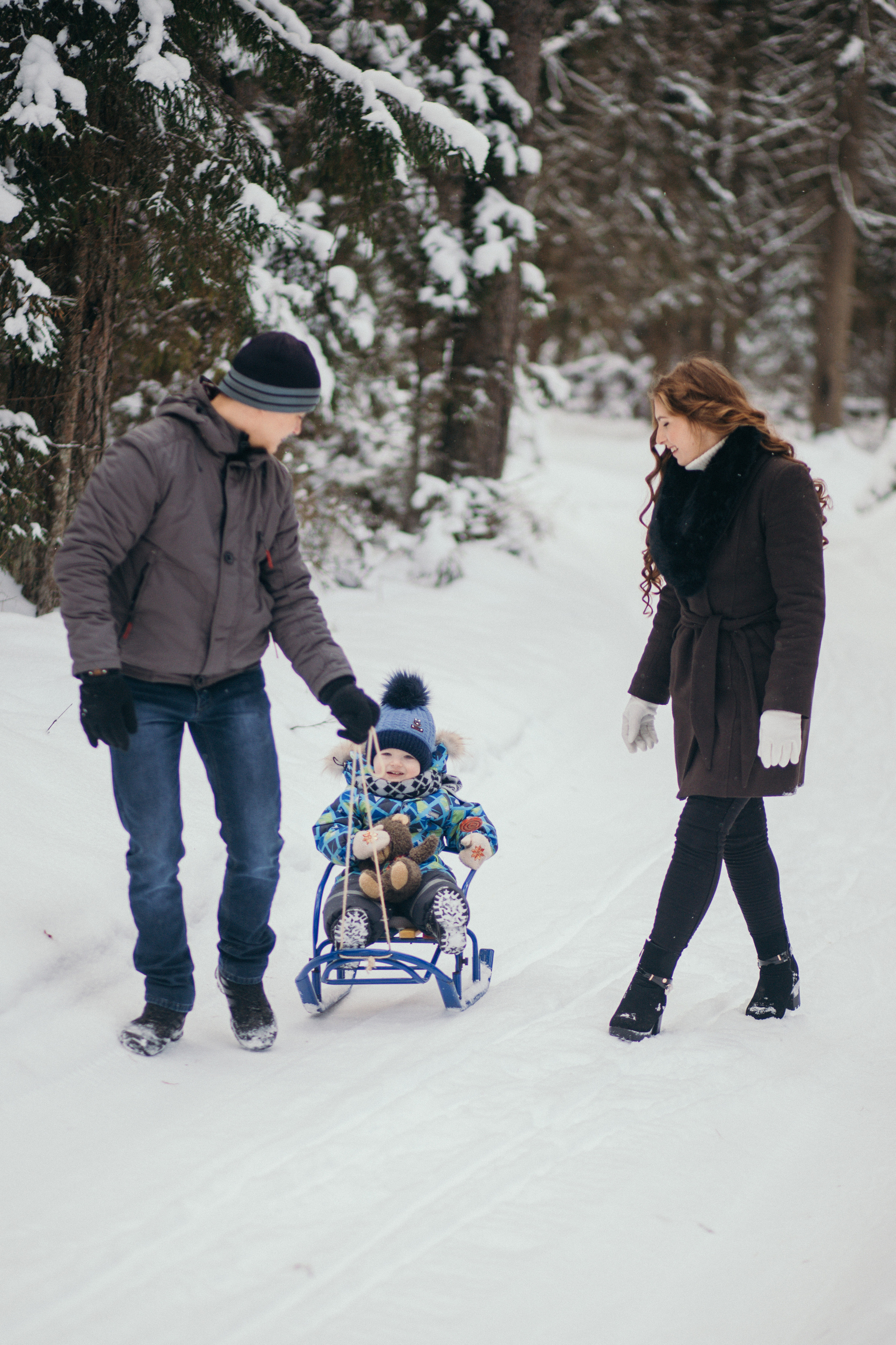 Зимняя прогулка. История про Дениса, Любу и малыша Алексея. Семейный фотограф в Вышнем Волочке — Ульяна Иванова | Фотосессии для всей семьи