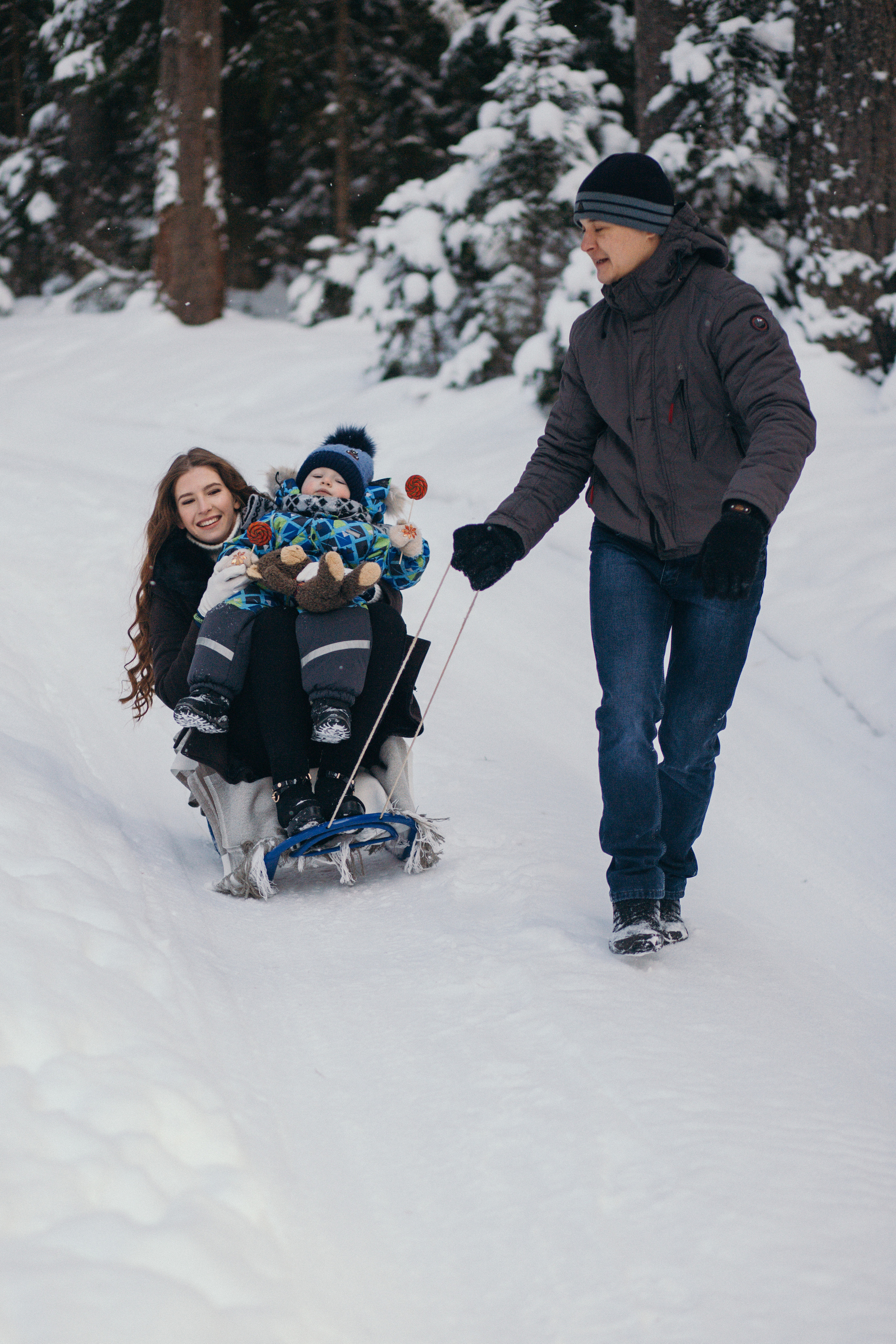 Зимняя прогулка. История про Дениса, Любу и малыша Алексея. Семейный фотограф в Вышнем Волочке — Ульяна Иванова | Фотосессии для всей семьи