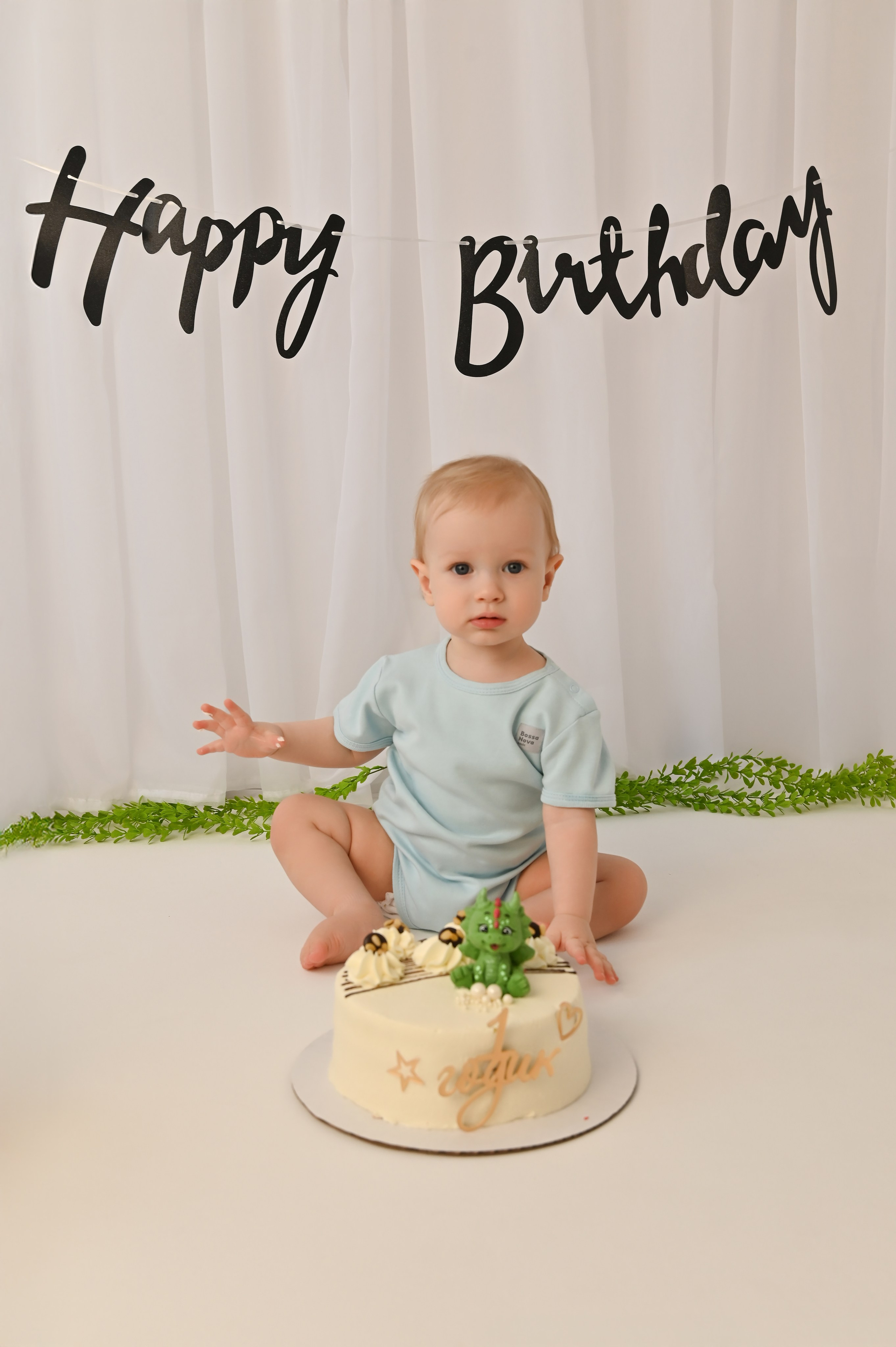 Годик Дениса. Фотограф Новорожденных и семейный Элла Огай г. Сатпаев