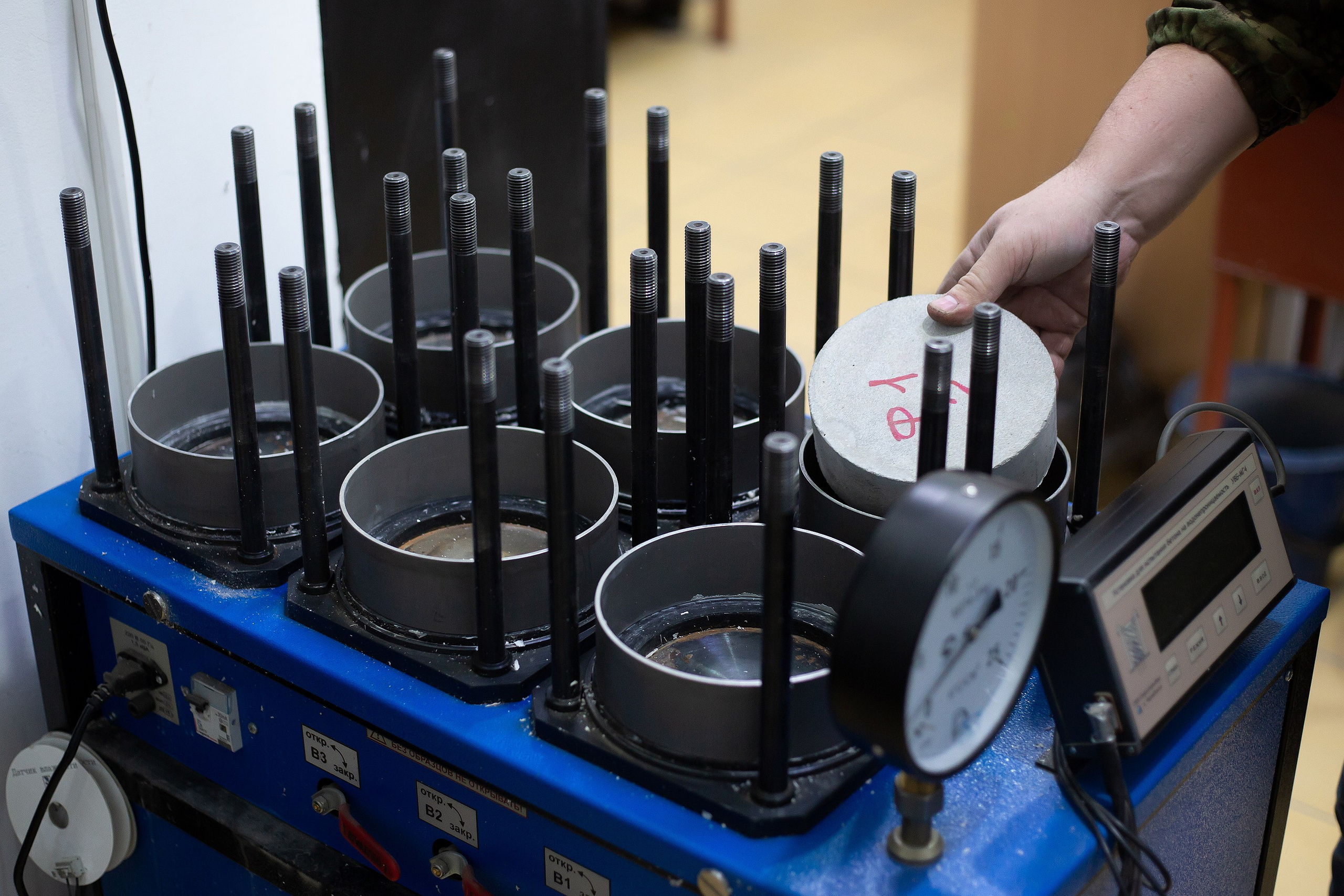 Фотографии с производства. Roman — Репортажный фотограф в Новосибирске