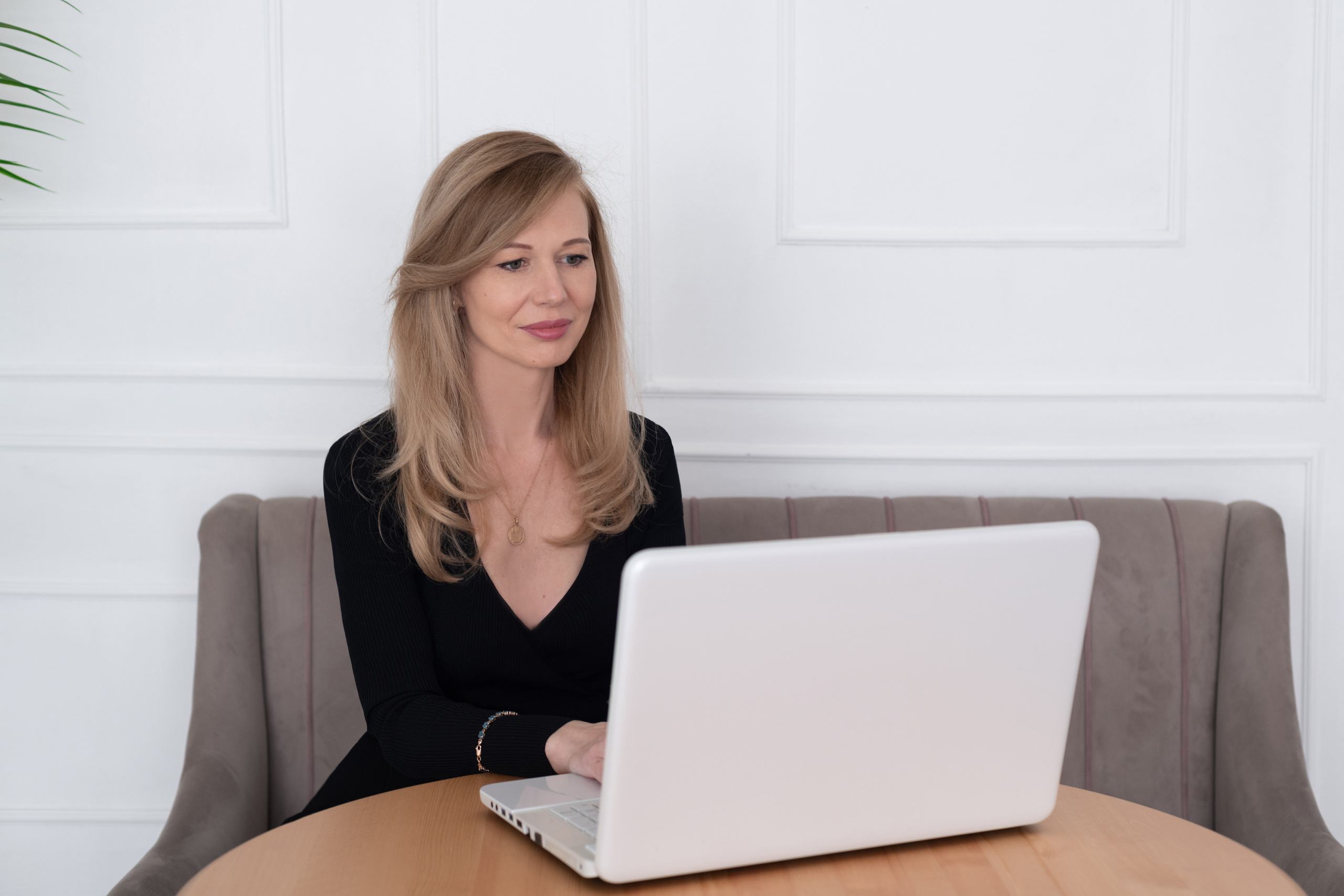 Фотосъёмка сотрудников, деловой женский и мужской портрет. Фотограф в Москве и области Синенкова Екатерина