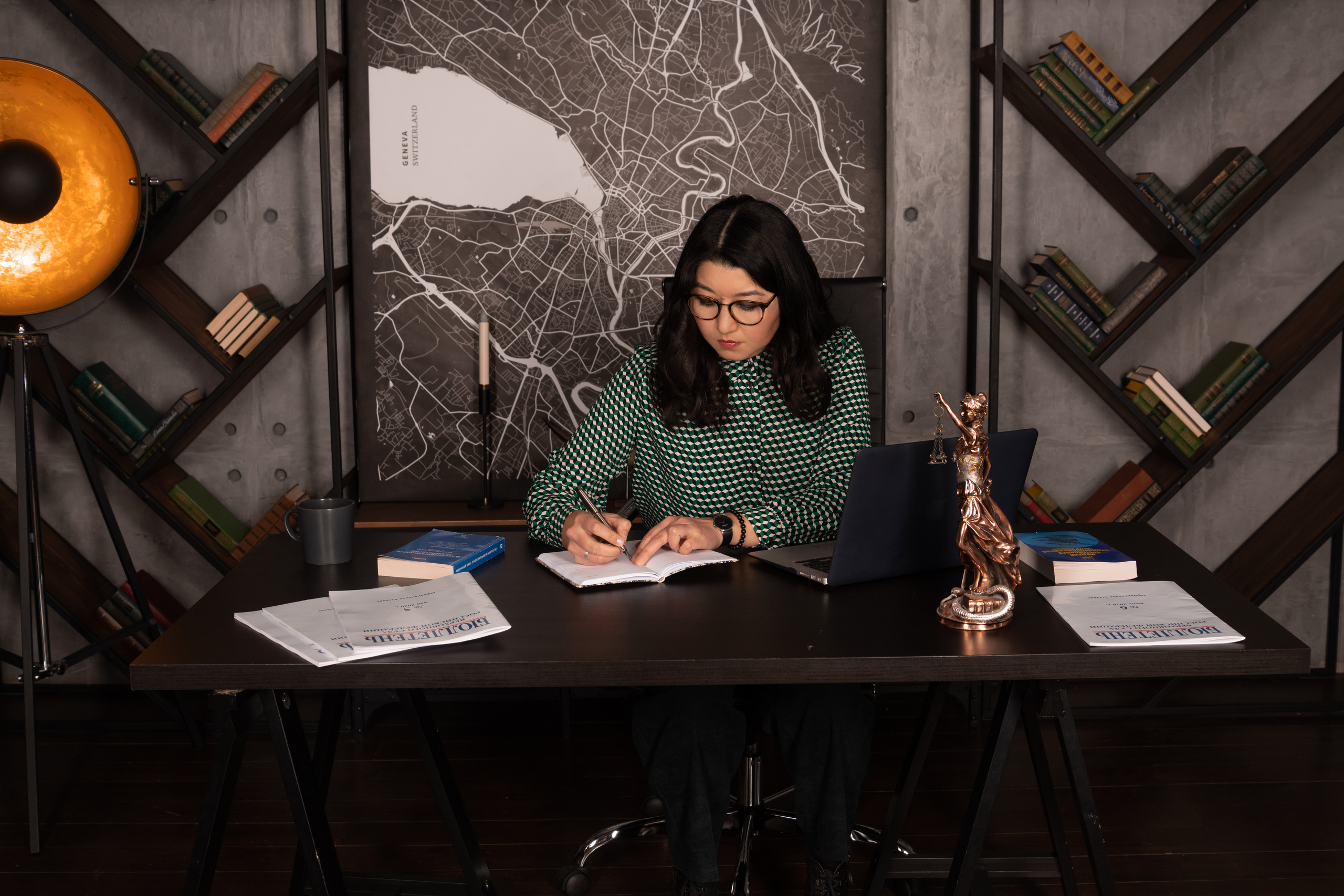 Фотосъёмка сотрудников, деловой женский и мужской портрет. Фотограф в Москве и области Синенкова Екатерина