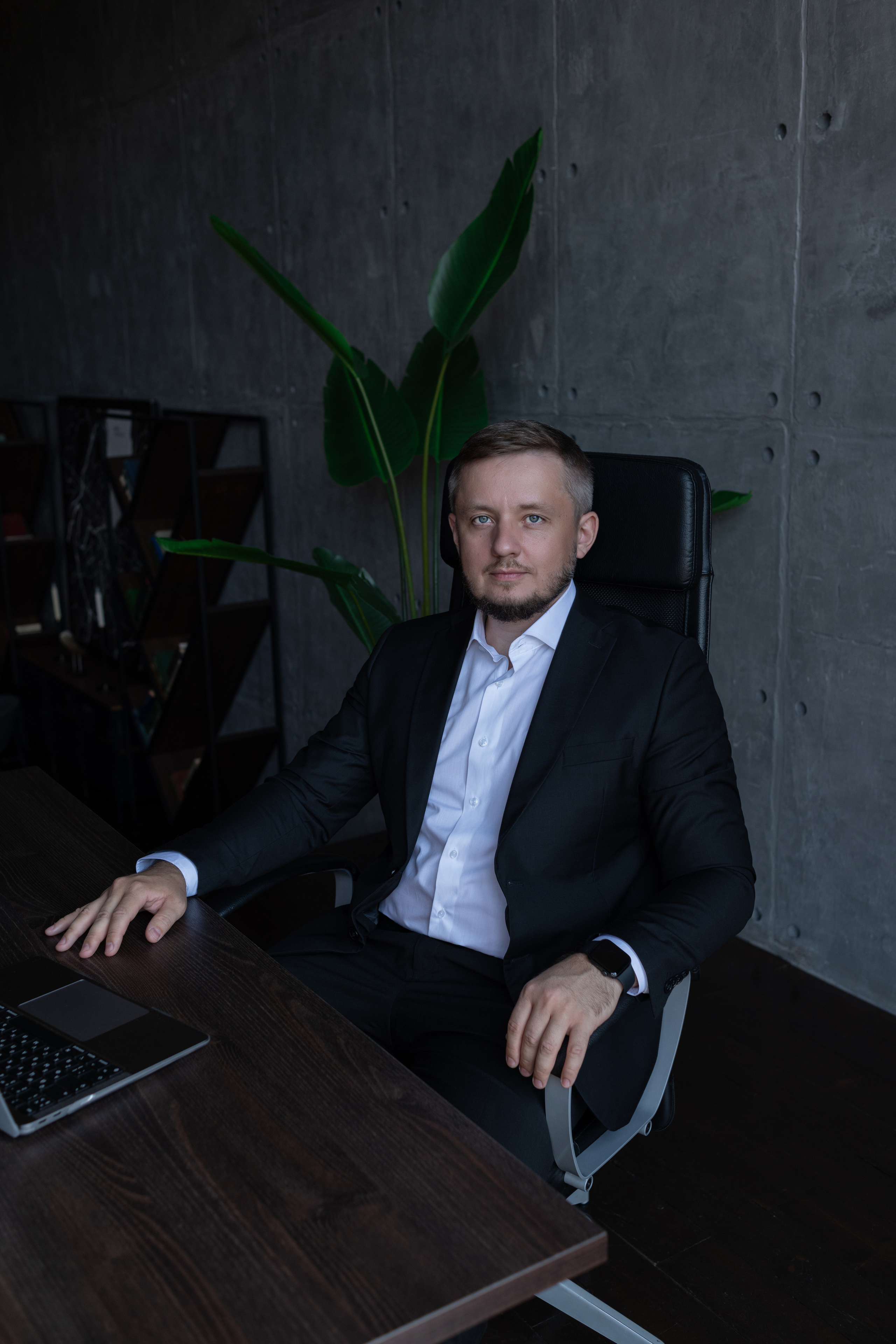 Фотосъёмка сотрудников, деловой женский и мужской портрет. Фотограф в Москве и области Синенкова Екатерина