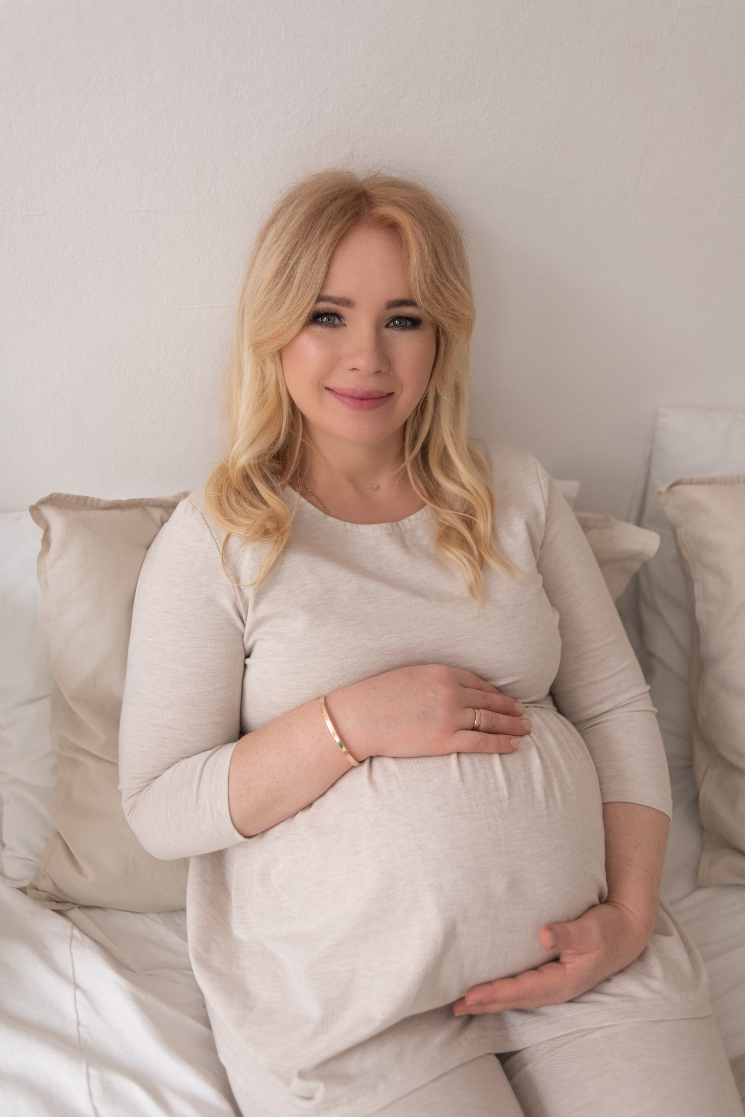 Фотосъемка беременности в студии и на природе. Фотограф в Москве и области Синенкова Екатерина