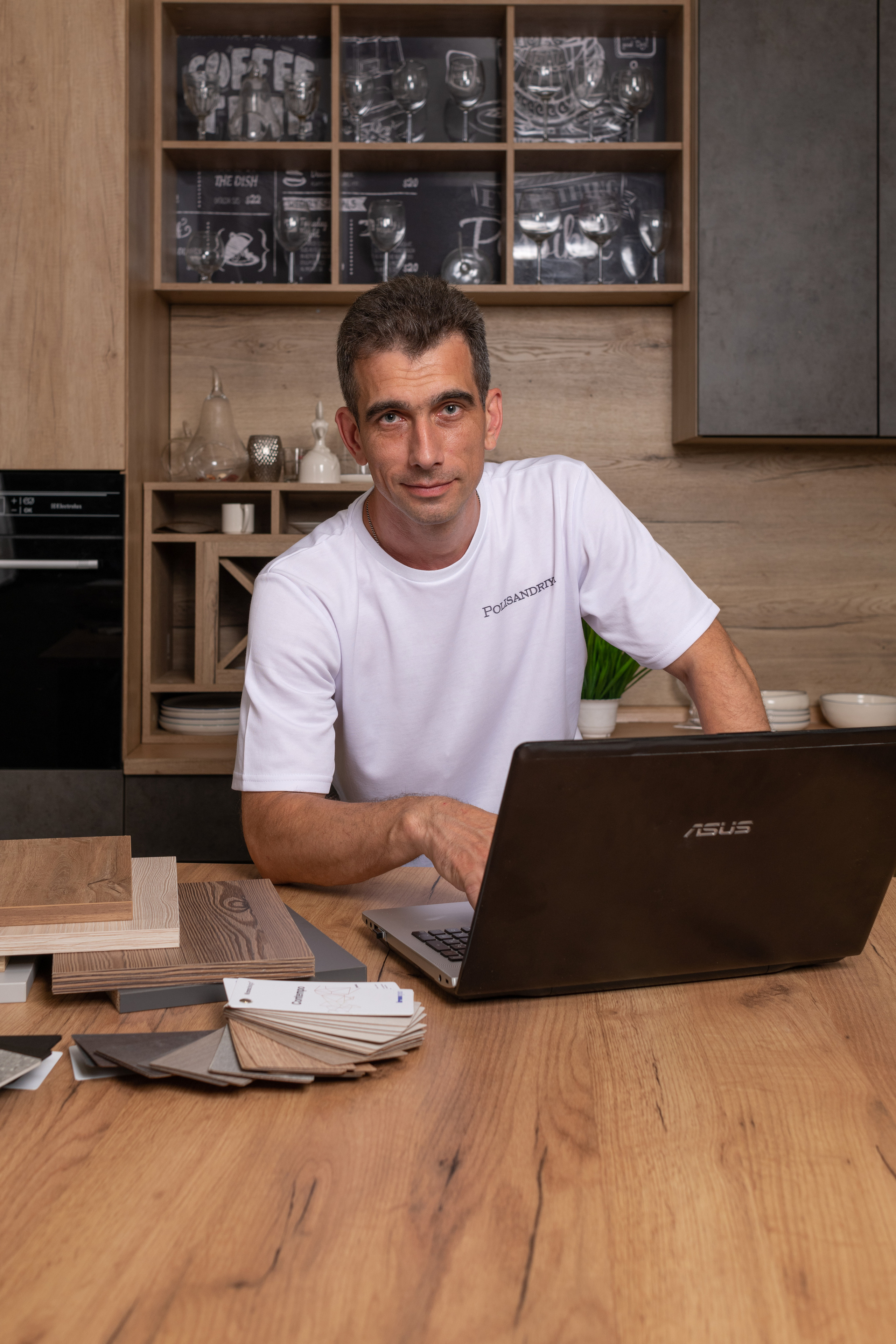 Фотосъёмка сотрудников, деловой женский и мужской портрет. Фотограф в Москве и области Синенкова Екатерина