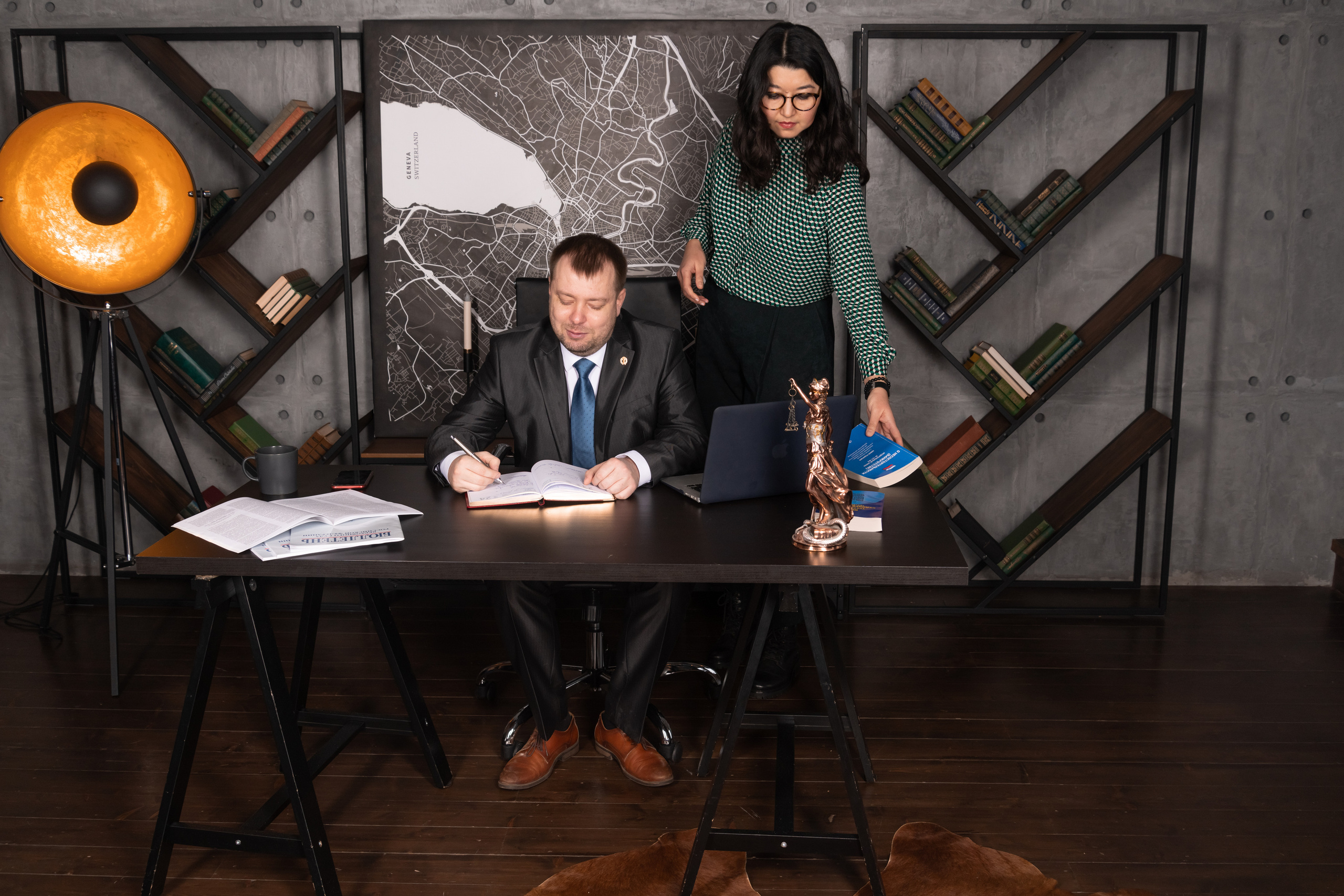 Фотосъёмка сотрудников, деловой женский и мужской портрет. Фотограф в Москве и области Синенкова Екатерина