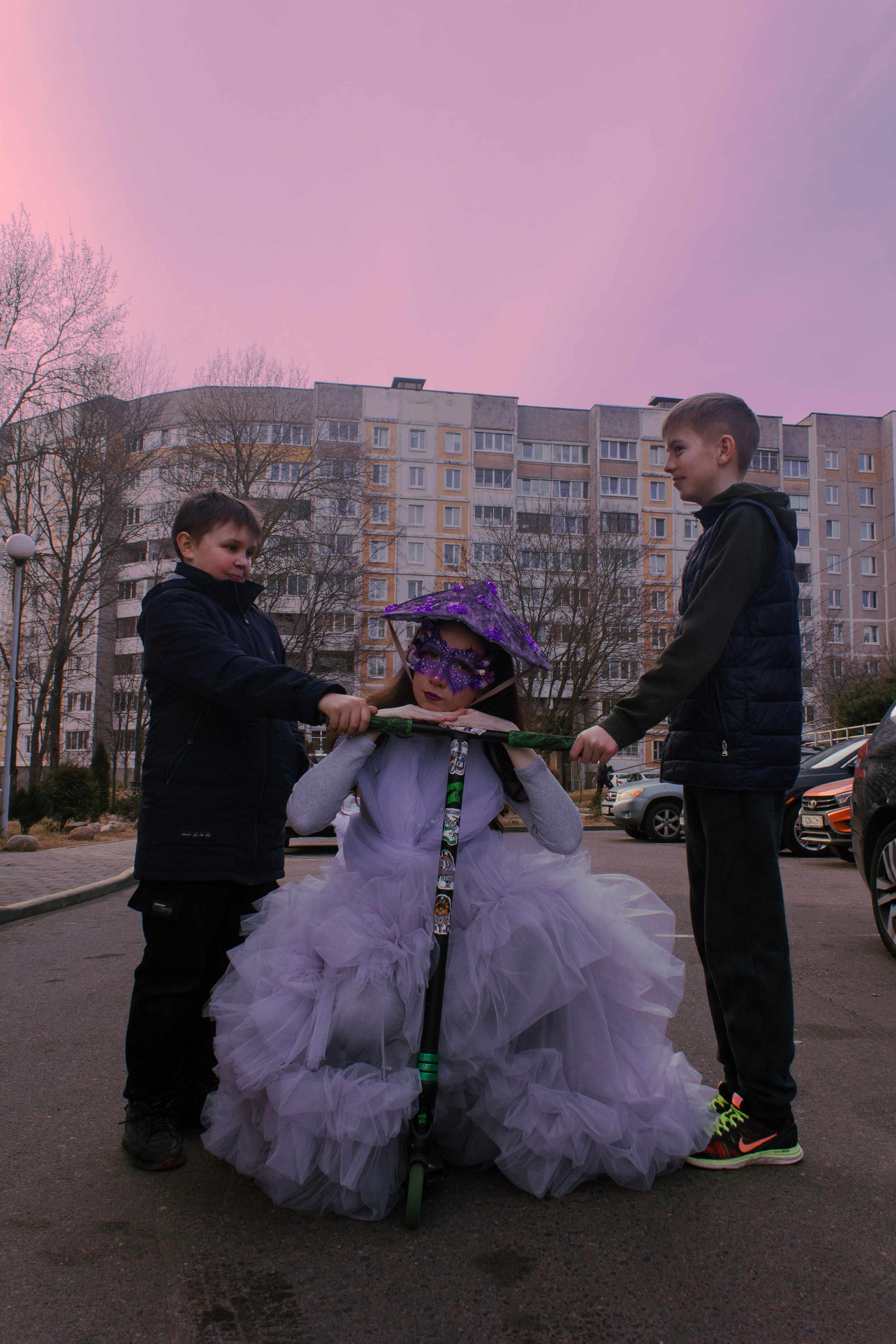 Яркий городской грибочек