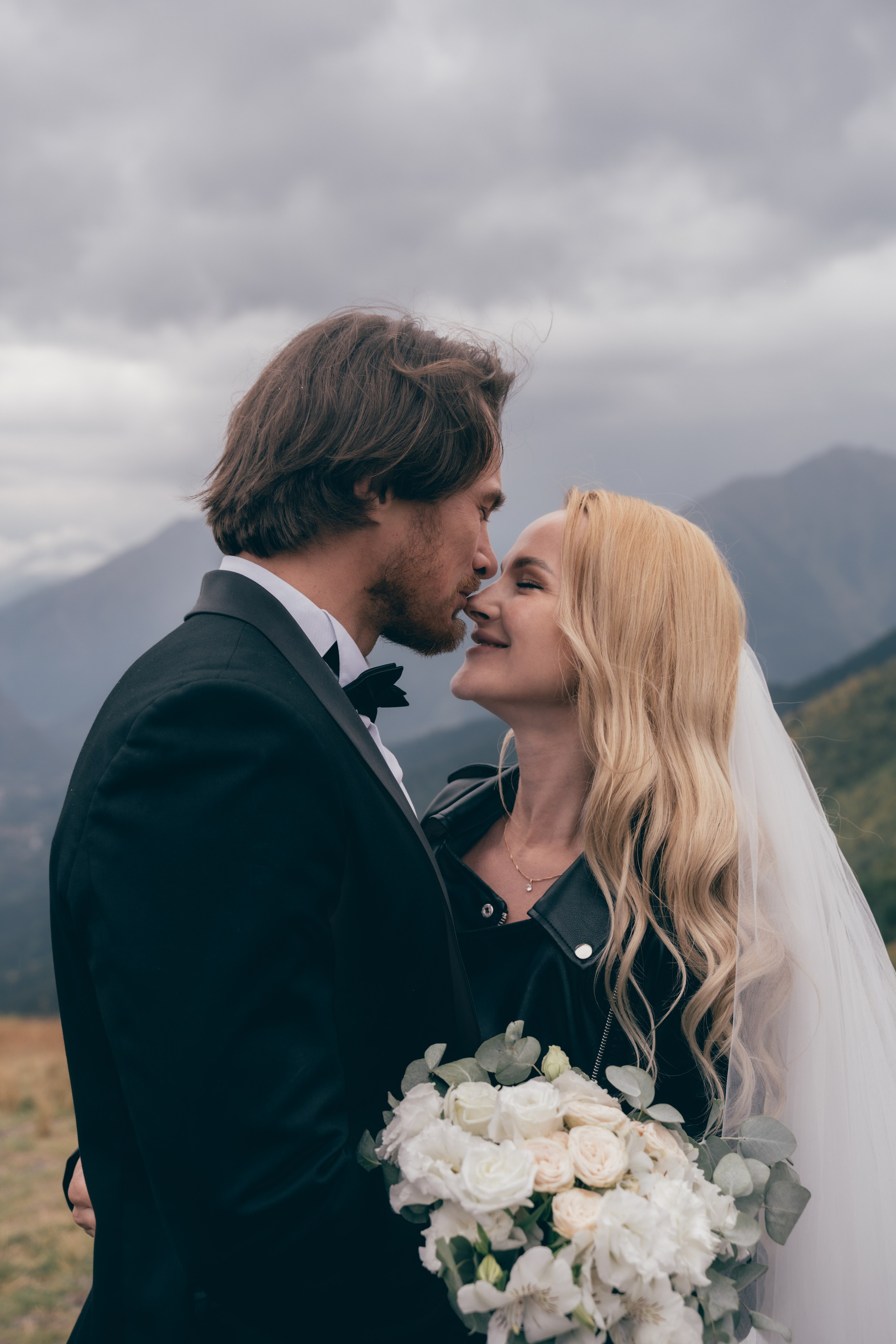 Индивидуальная фотосессия в горах Фотограф КМВ Пятигорск, Железноводск, Ессентуки, Кисловодск Архыз Домбай Горы. Фотограф КМВ|ГОРЫ Пятигорск Железноводск Ессентуки Кисловодск Домбай Архыз Эльбрус