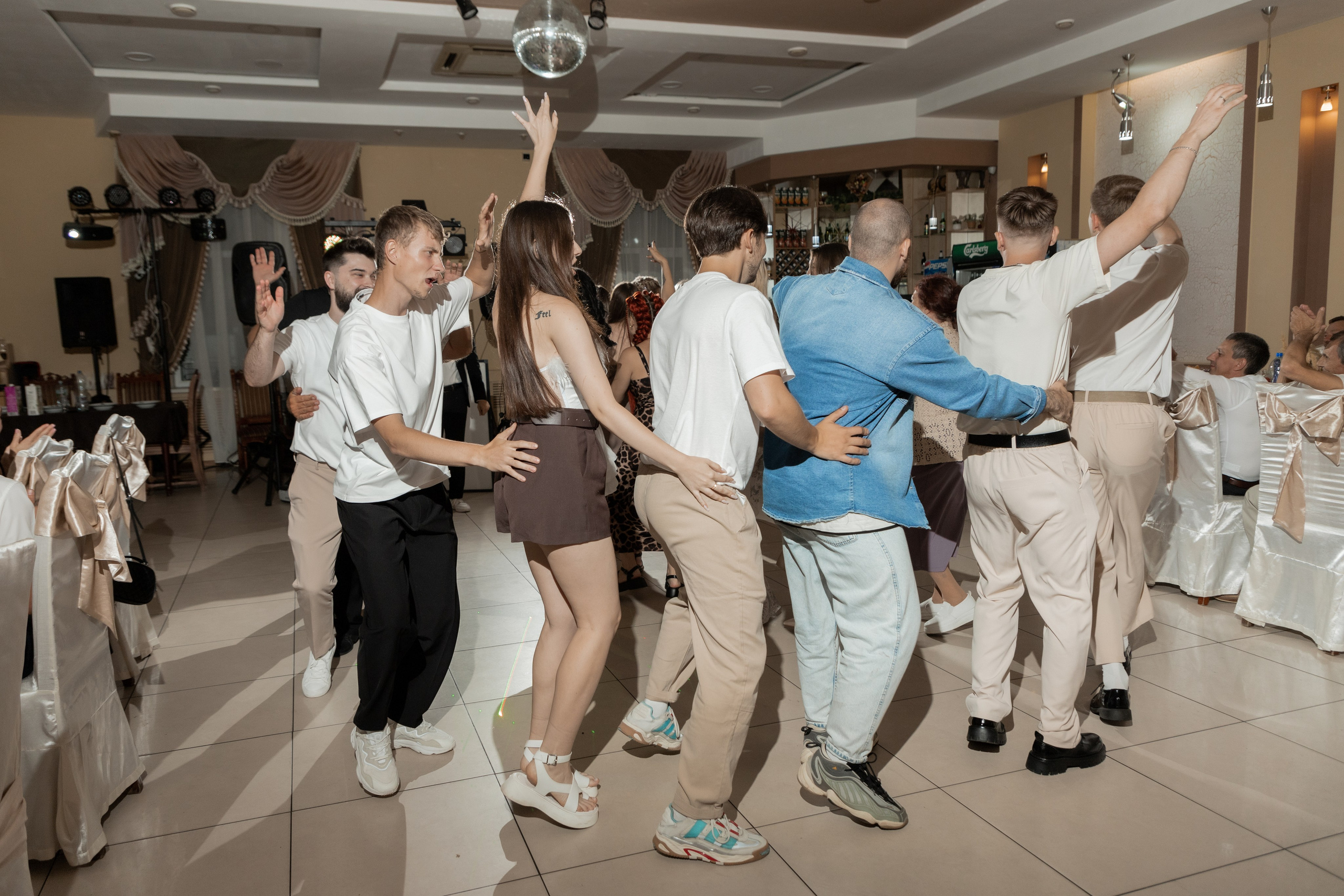 Роман и Александра (банкет). Свадебный фотограф Ангелина Сунгатулина | Саратов | Балаково | Вольск