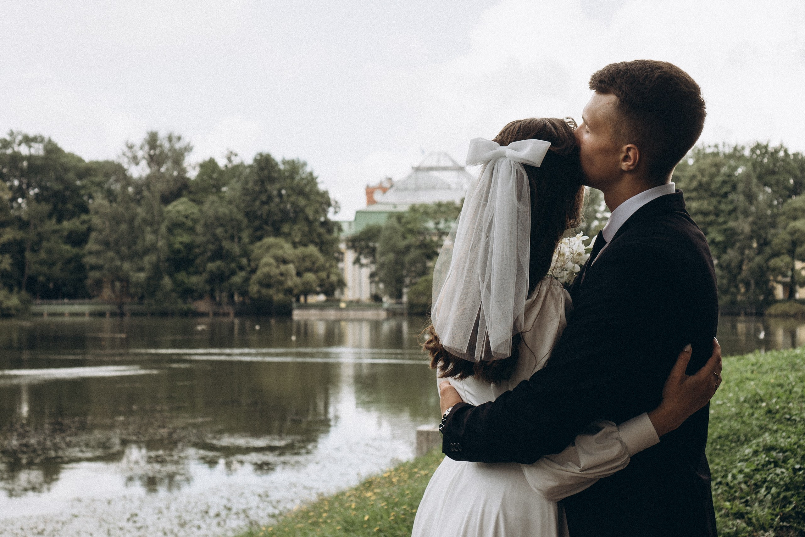 СВАДЕБНАЯ СЬЕМКА В ТАВРИЧЕСКОМ САДУ И ПРОГУЛКА ПО ЧЕРНЫШЕВСКОЙ. Профессиональный фотограф, Санкт-Петербург — Виктория Богомолова