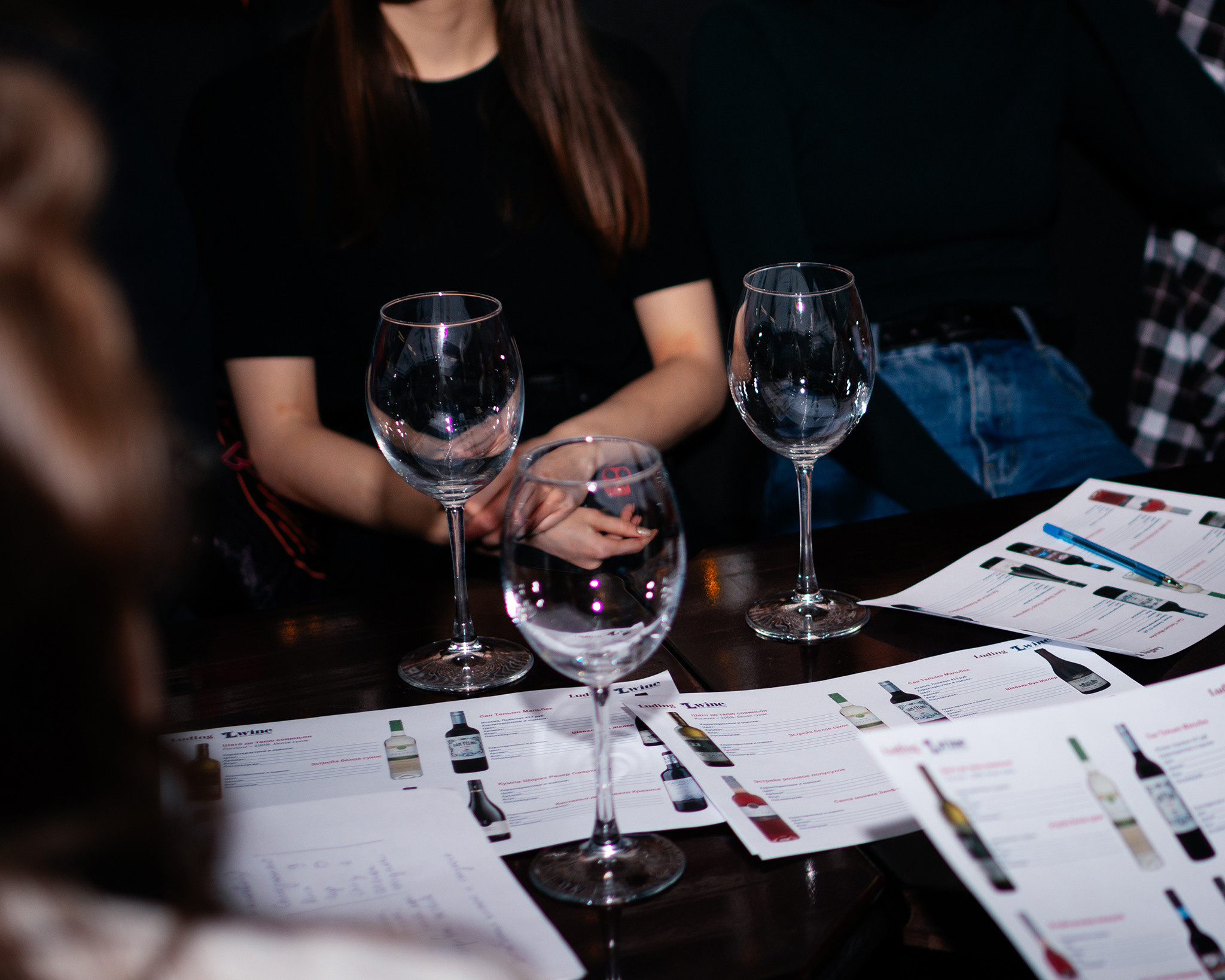 Дегустация вин. Репортажный фотограф в Санкт-Петербурге Анастасия Клёпова