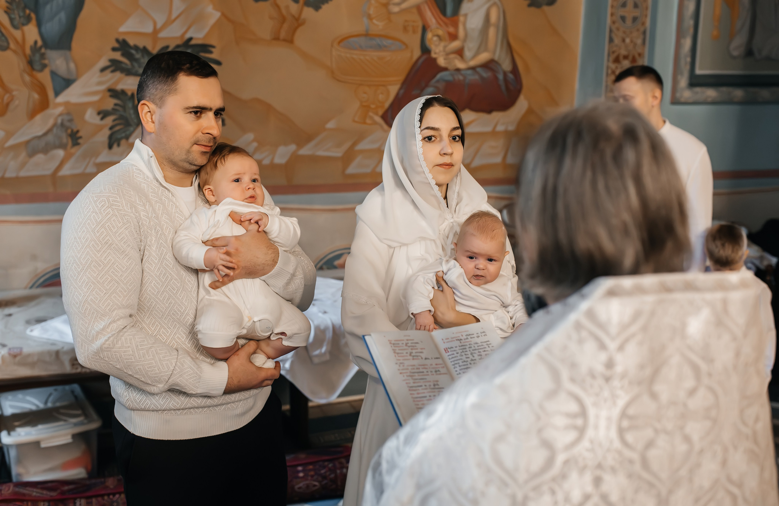 Крещение Гордея и Степана в Храме  Успения Пресвятой Богородицы в Троице-Лыково. Фотограф на крещение и венчание Москва  Надежда Баланина