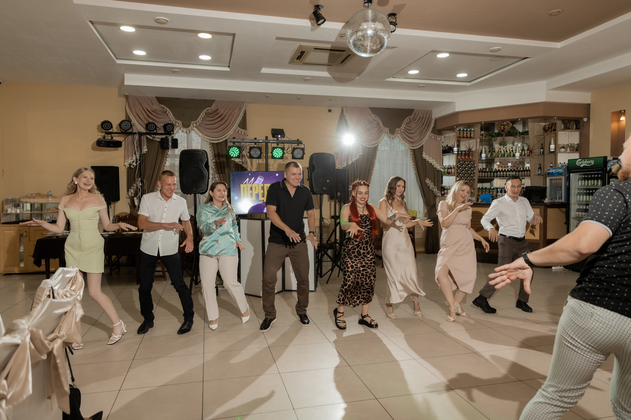 Роман и Александра (банкет). Свадебный фотограф Ангелина Сунгатулина | Саратов | Балаково | Вольск