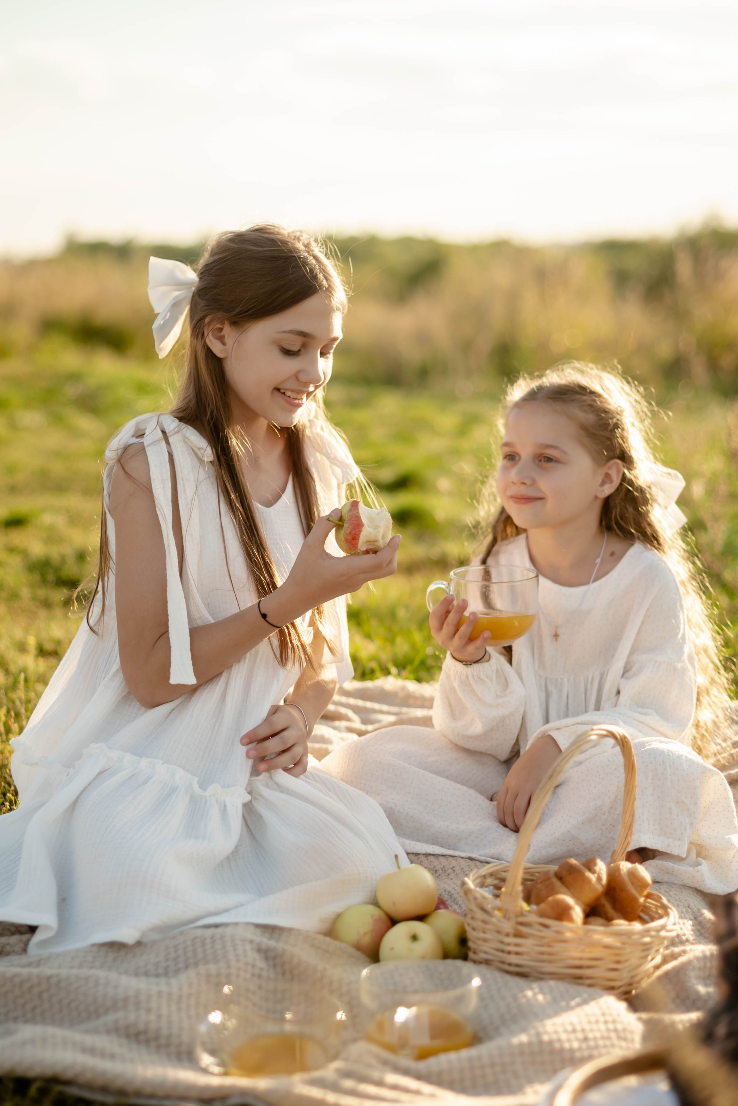 Закат в августе в шубке лисы. Свадебный и семейный фотограф в Новосибирске, Санкт-Петербурге, Москве