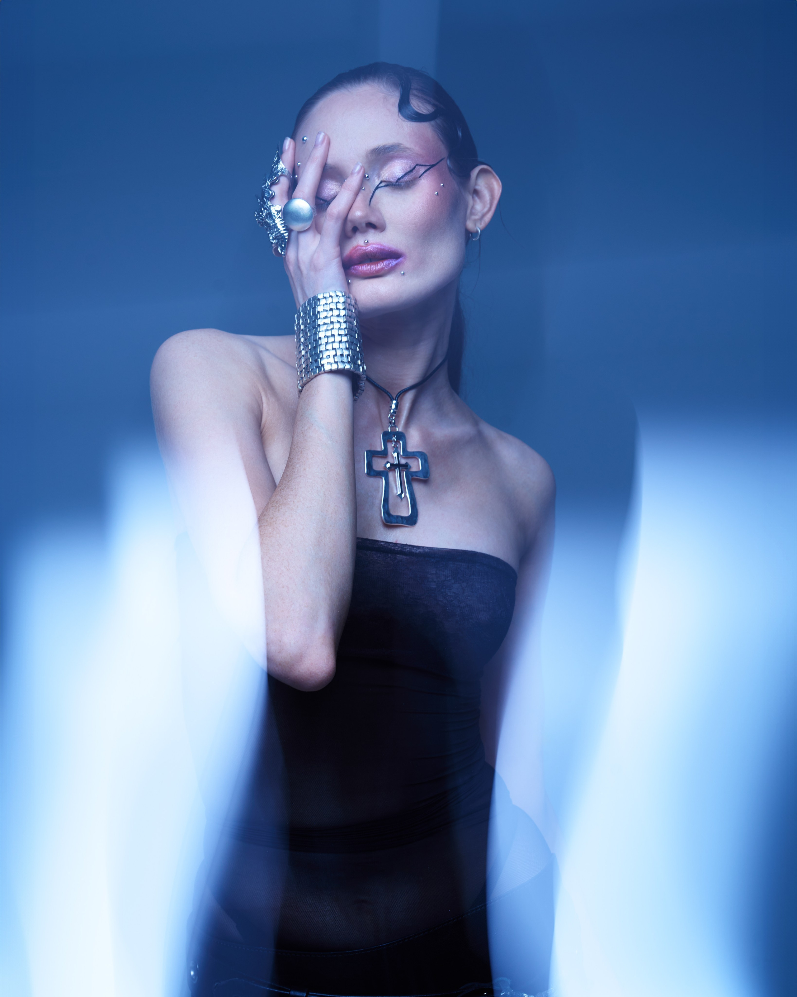 В СТУДИИ. Коммерческий фотограф в Москве Андрей Шапар