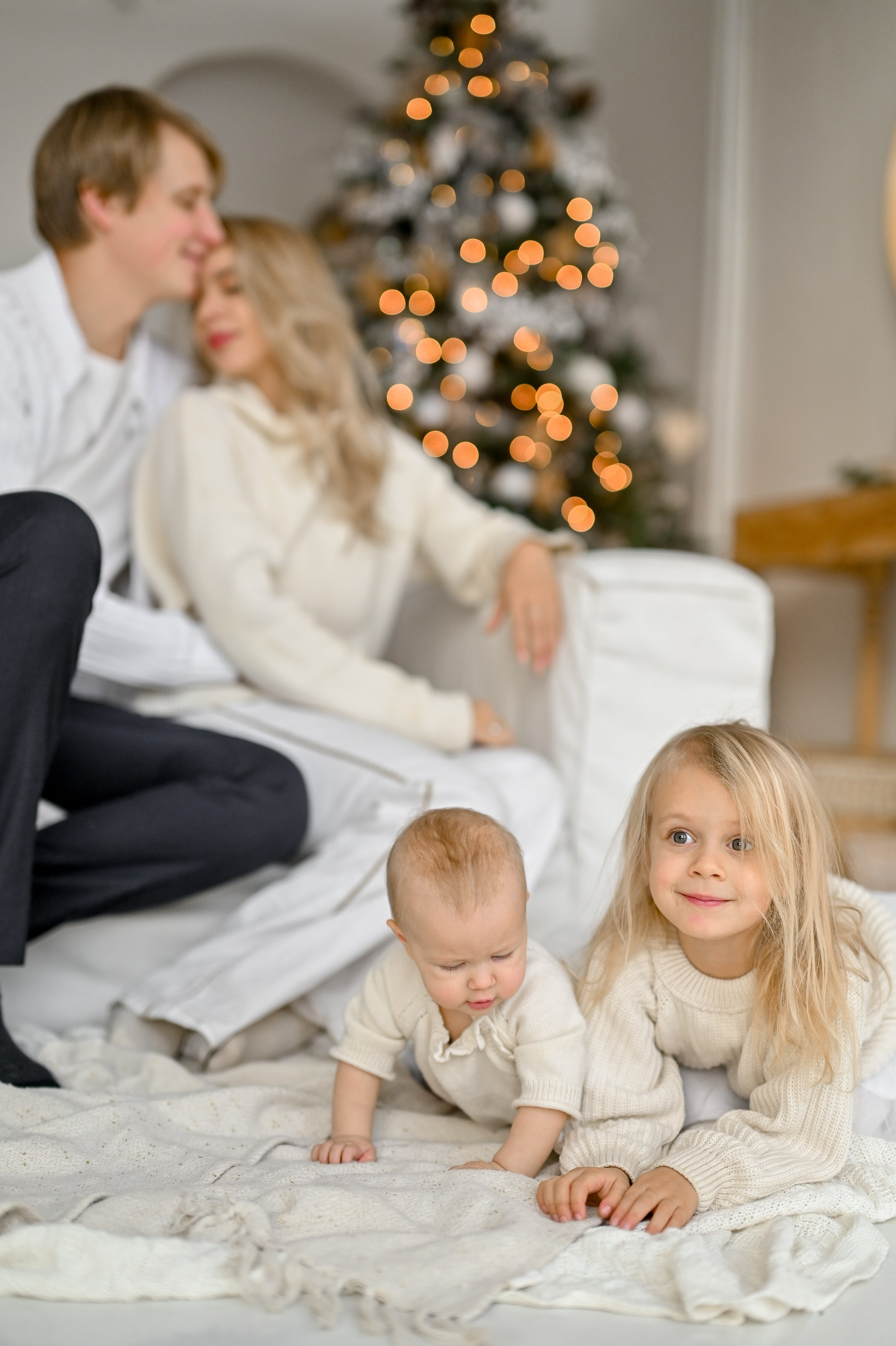 Семейная фотосессия в зале Убуд фотостудия Мимика. Semerlina.ru