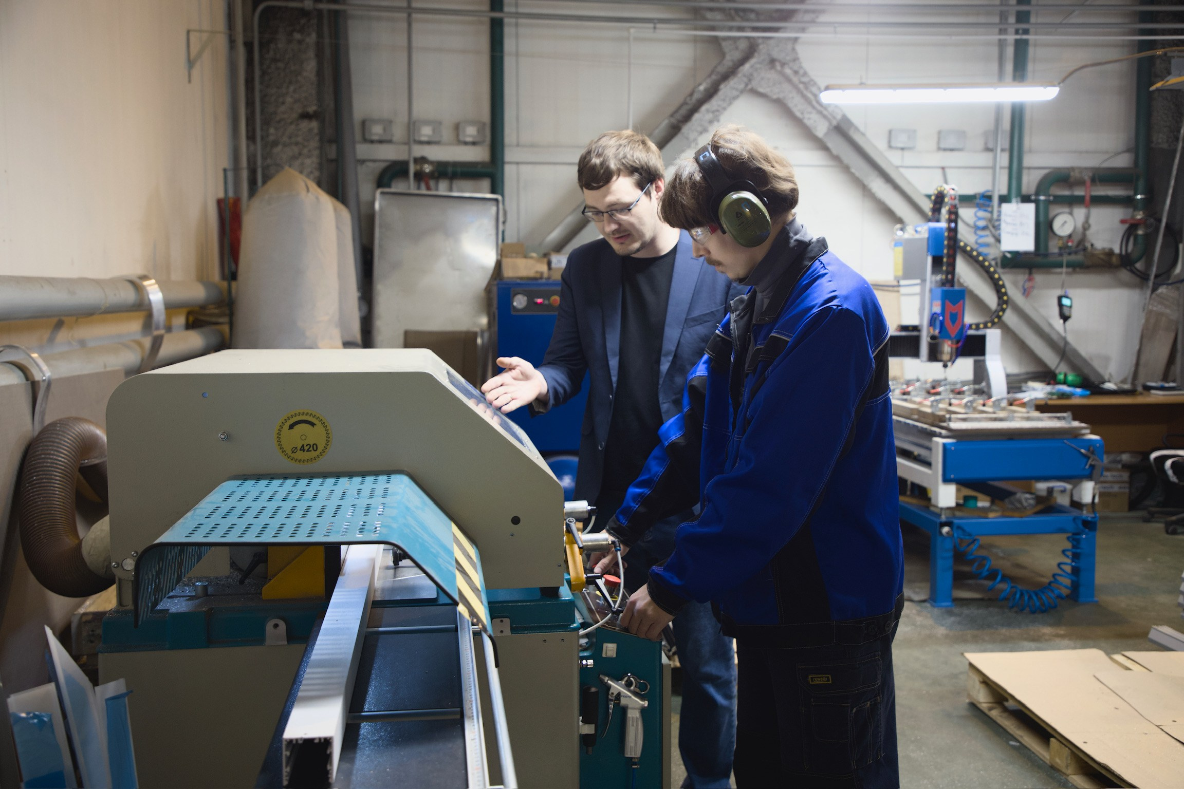 Фотосъёмка в офисе и на производстве. Школьные выпускные альбомы в Москве Марина Николаева