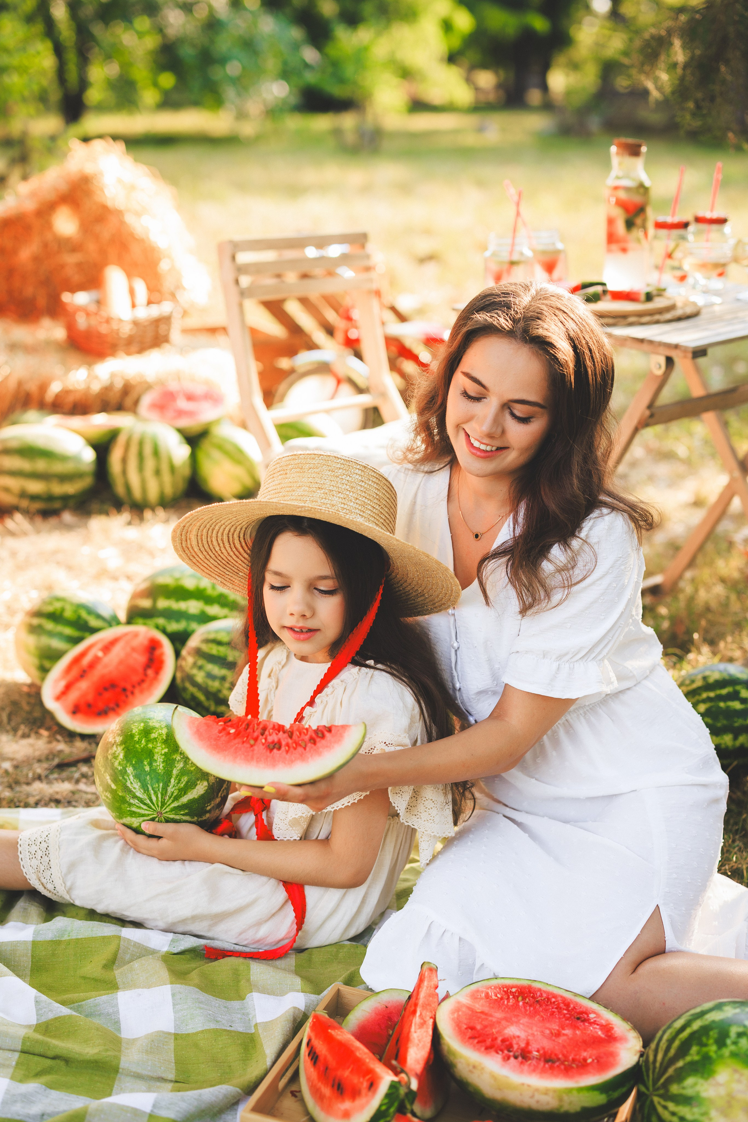 Летняя фотосессия с арбузами и ретро автомобилем. Семейный и детский фотограф в Краснодаре Анна Трашкова