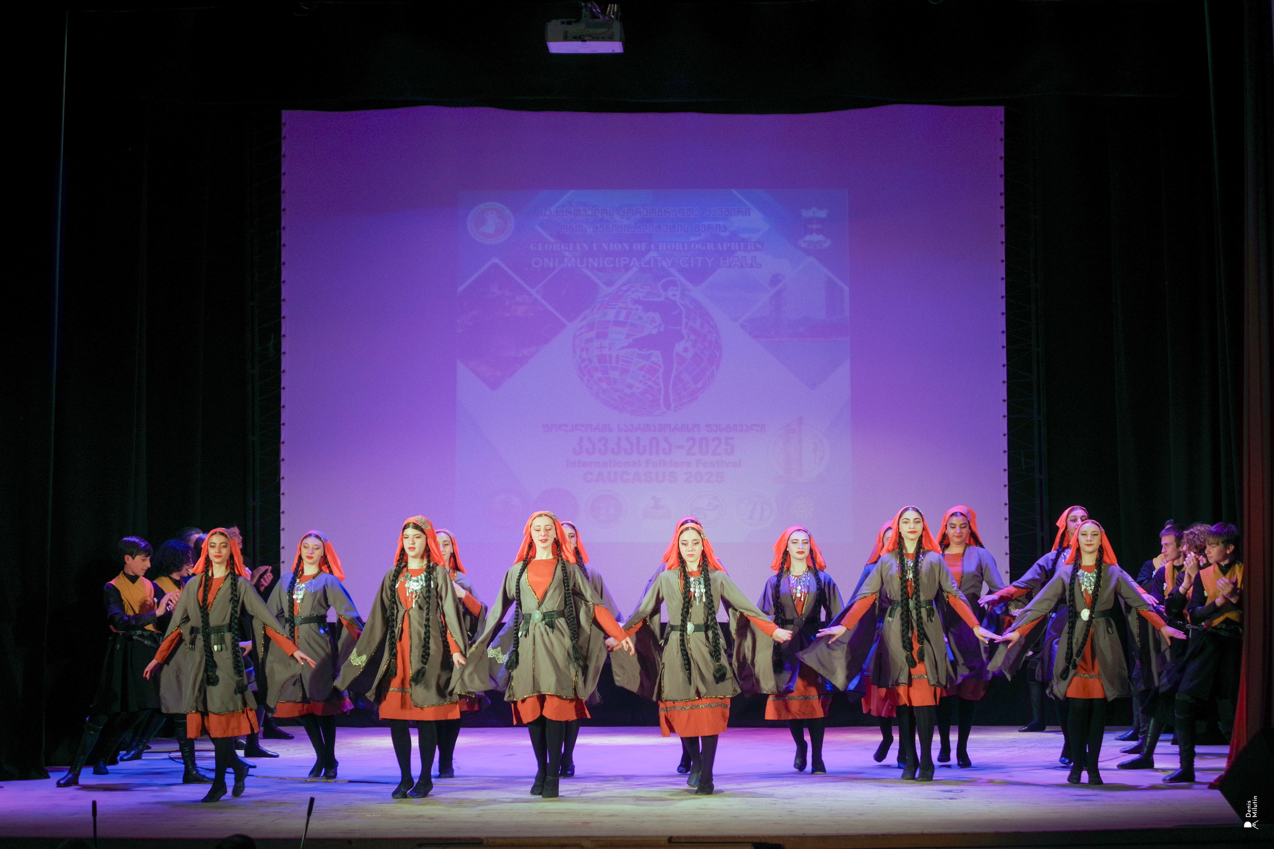 Танцы в прекрасном Они. Портретный фотограф Денис Милютин