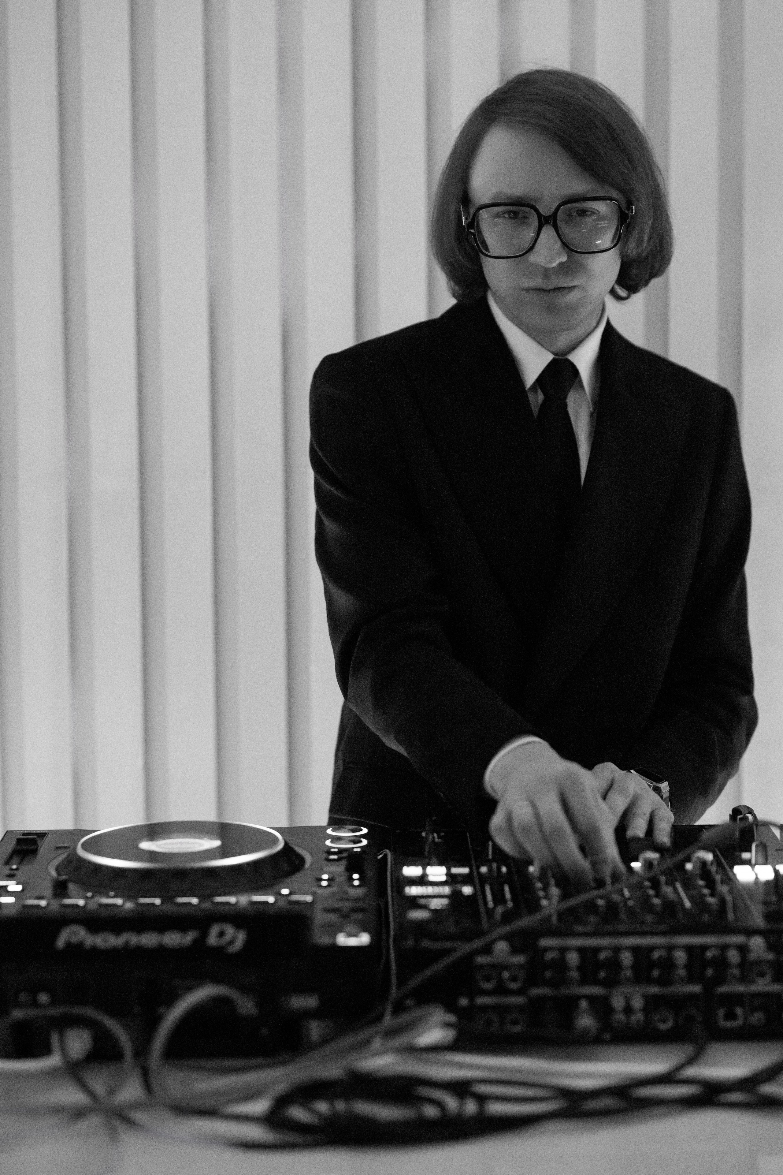 8 марта (суббота). BENUAR Restaurant