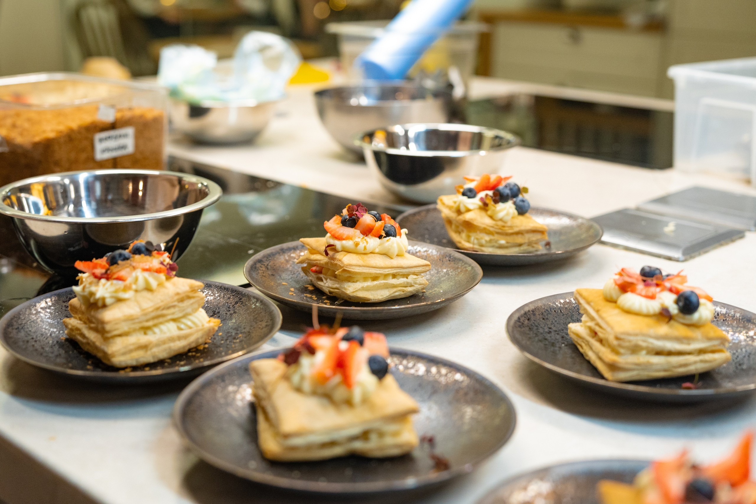 NOVIKOV SCHOOL — Умами зал. Фотограф Никита Комаров