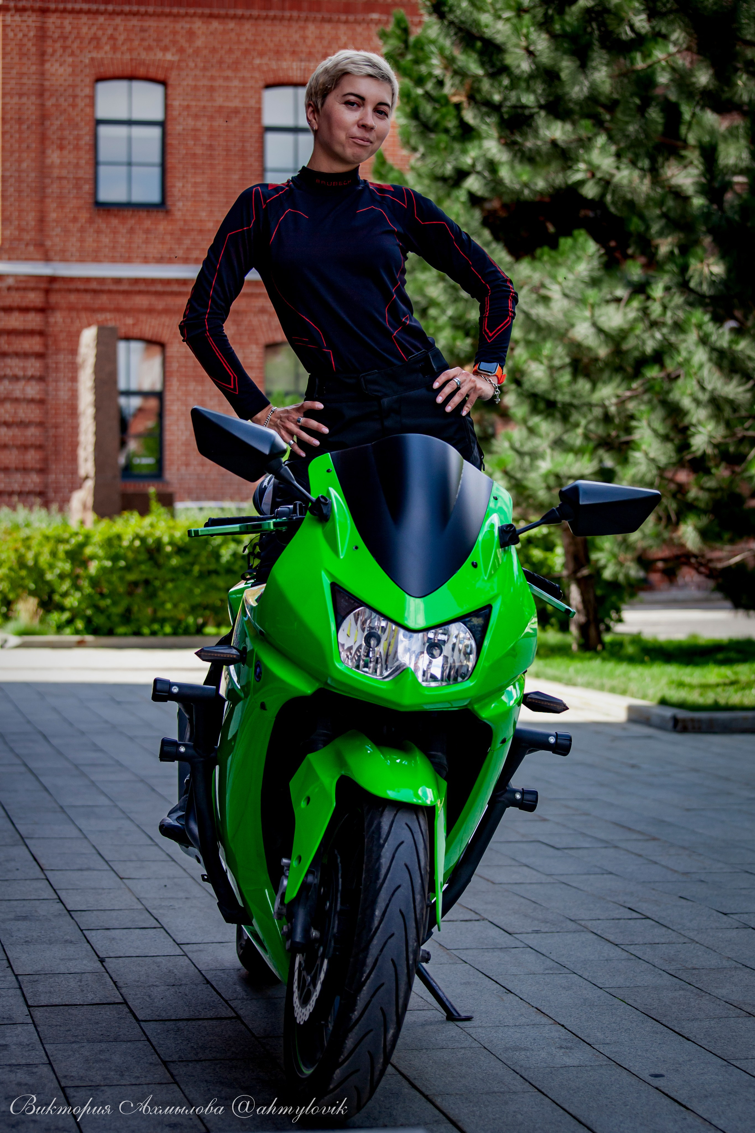 Аня и Гринч (Kawasaki Ninja 250). Виктория Ахмылова. Фотограф в Москве