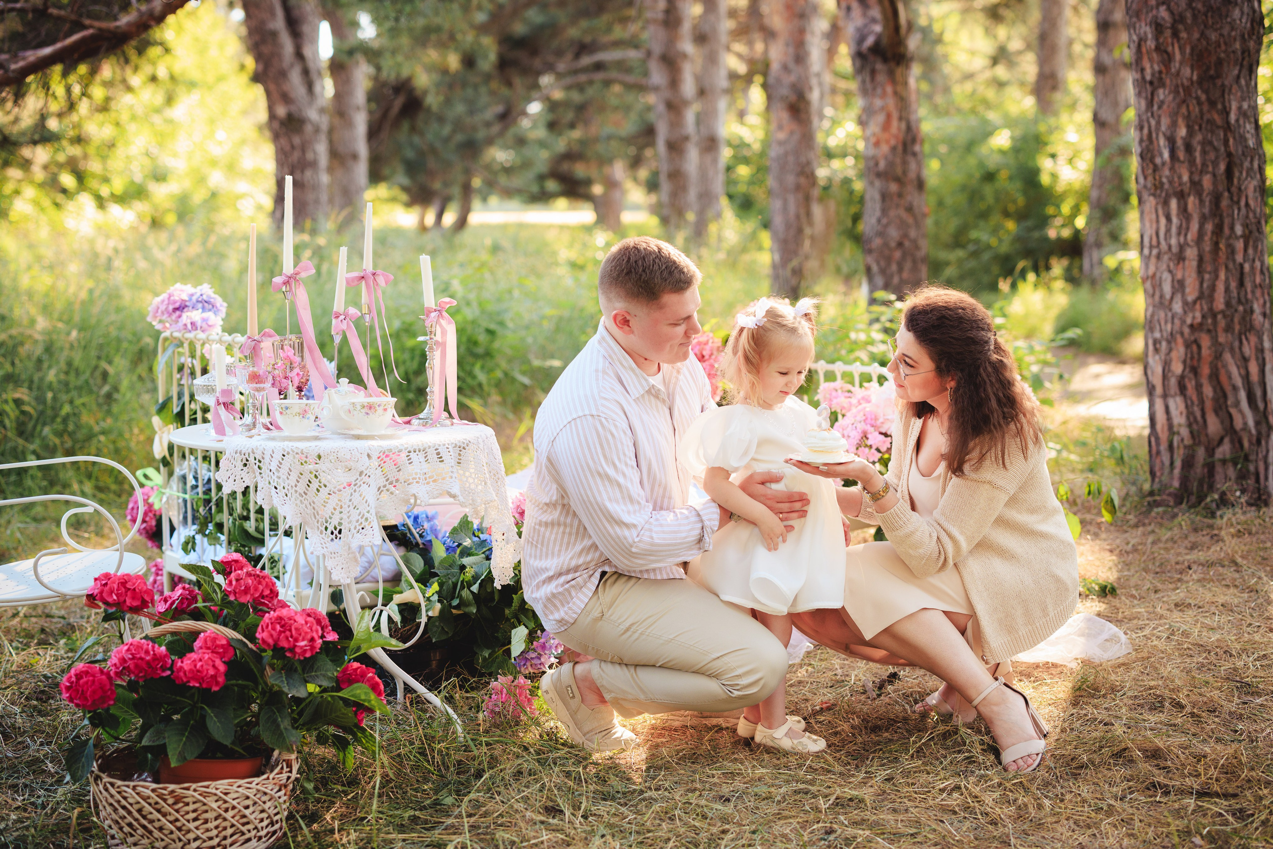Цветочная кровать с кроликами. Семейный и детский фотограф в Краснодаре Анна Трашкова