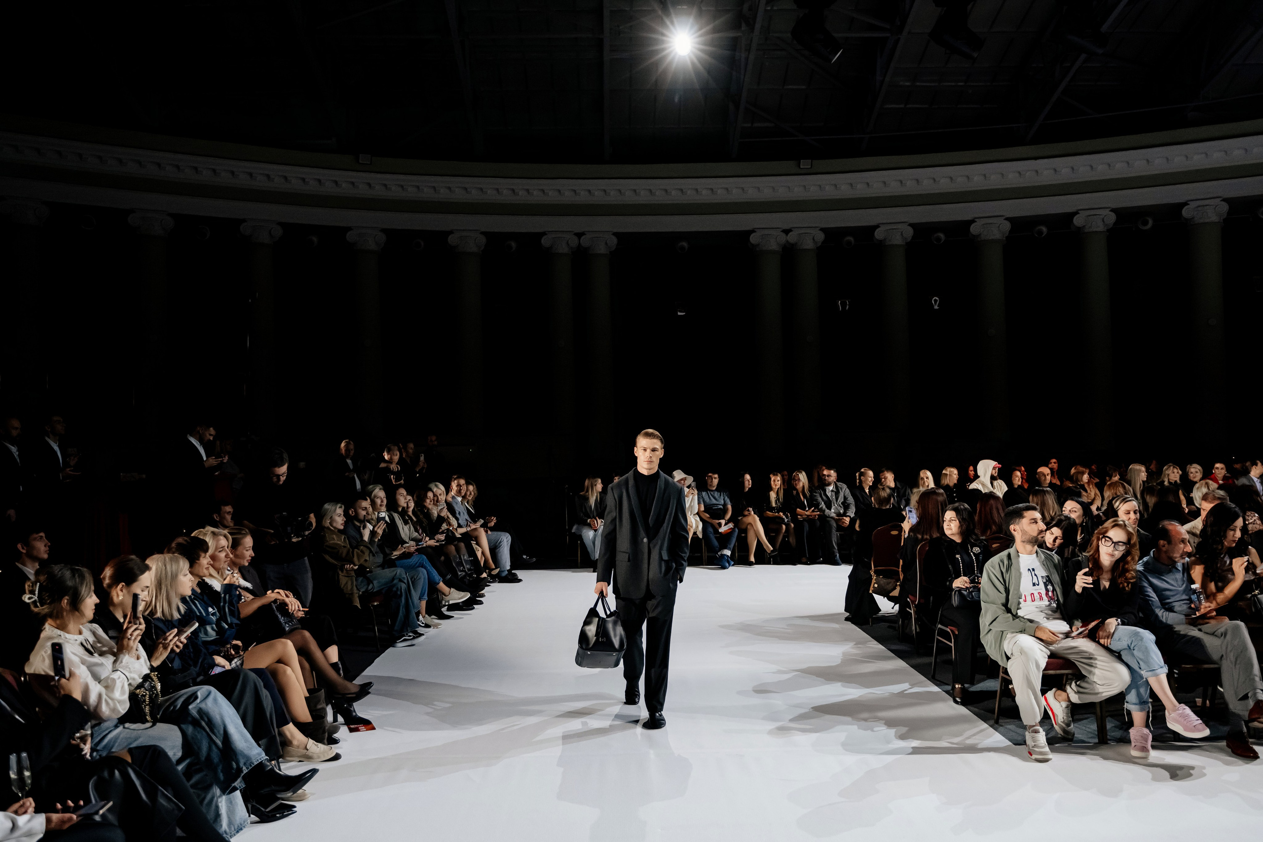 TSUM FASHION SHOW 2025. Свадебный и семейный фотограф в Сочи Никита Пищов