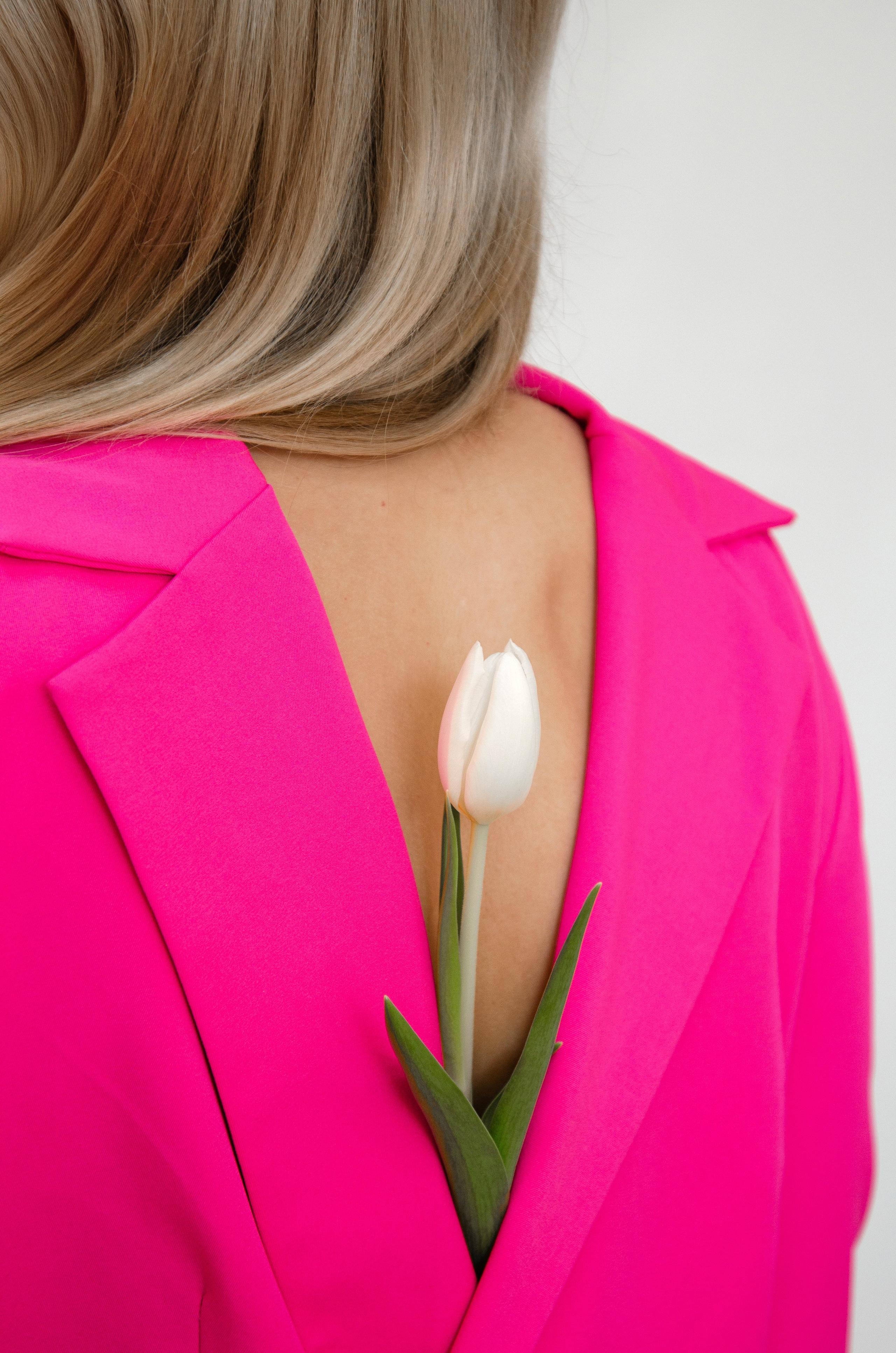 Портретная с тюльпанами. Фотографы в Тюмени Андрей и Лидия Войвод