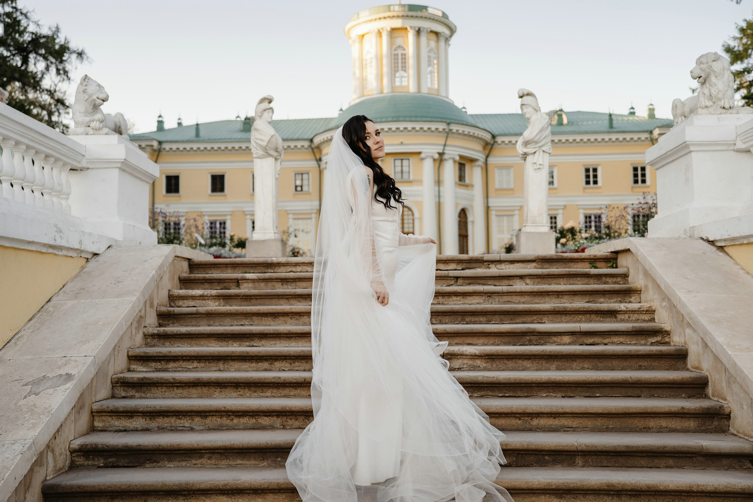 Свадьба в усадьбе Архангельское. Свадебный и семейный фотограф в Москве Светлана Зоткина