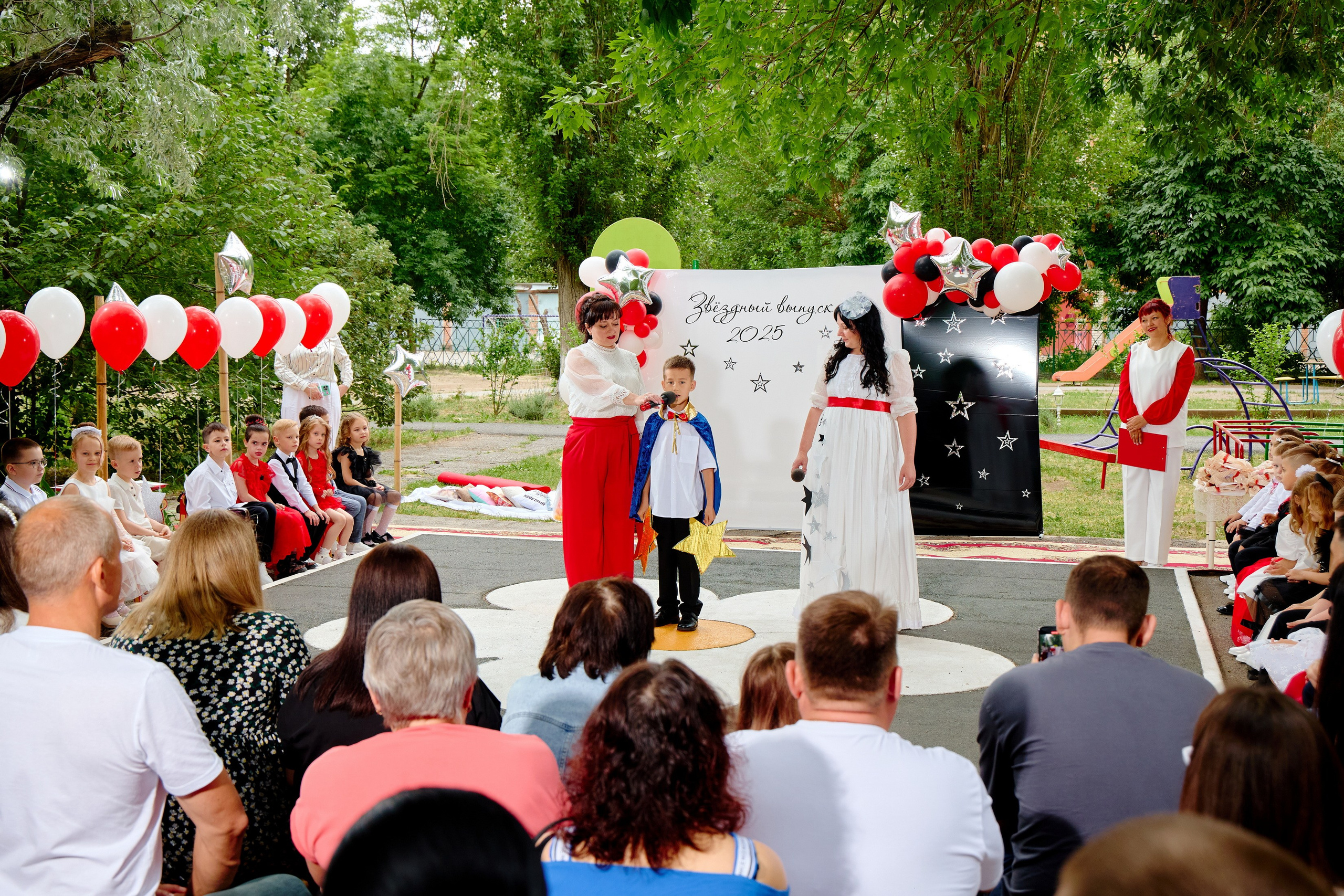 Выпускной 45 сад. Фотограф Выпускные альбомы Таганрог Сергей Коробченко